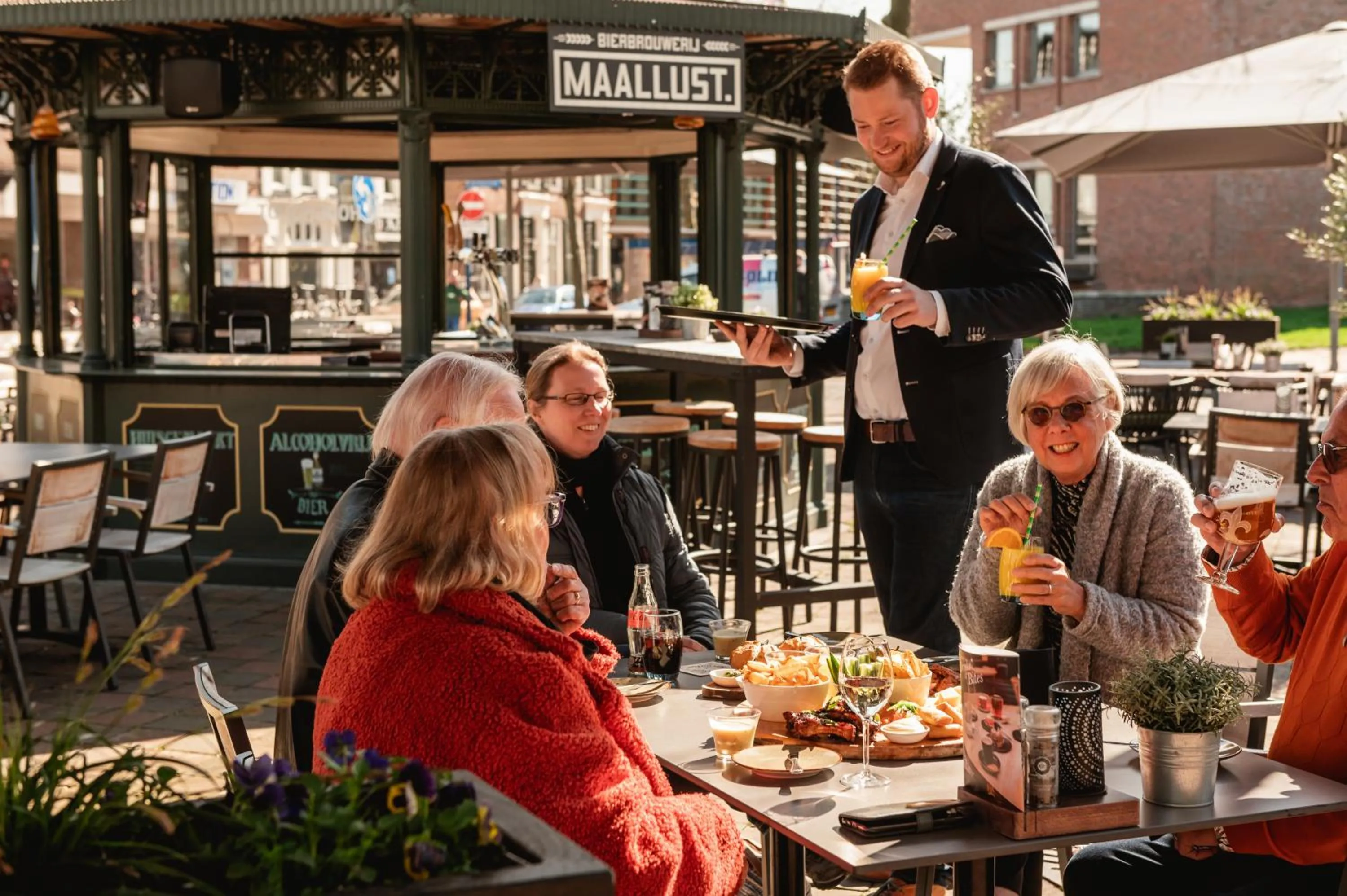 Restaurant/places to eat in City Hotel de Jonge