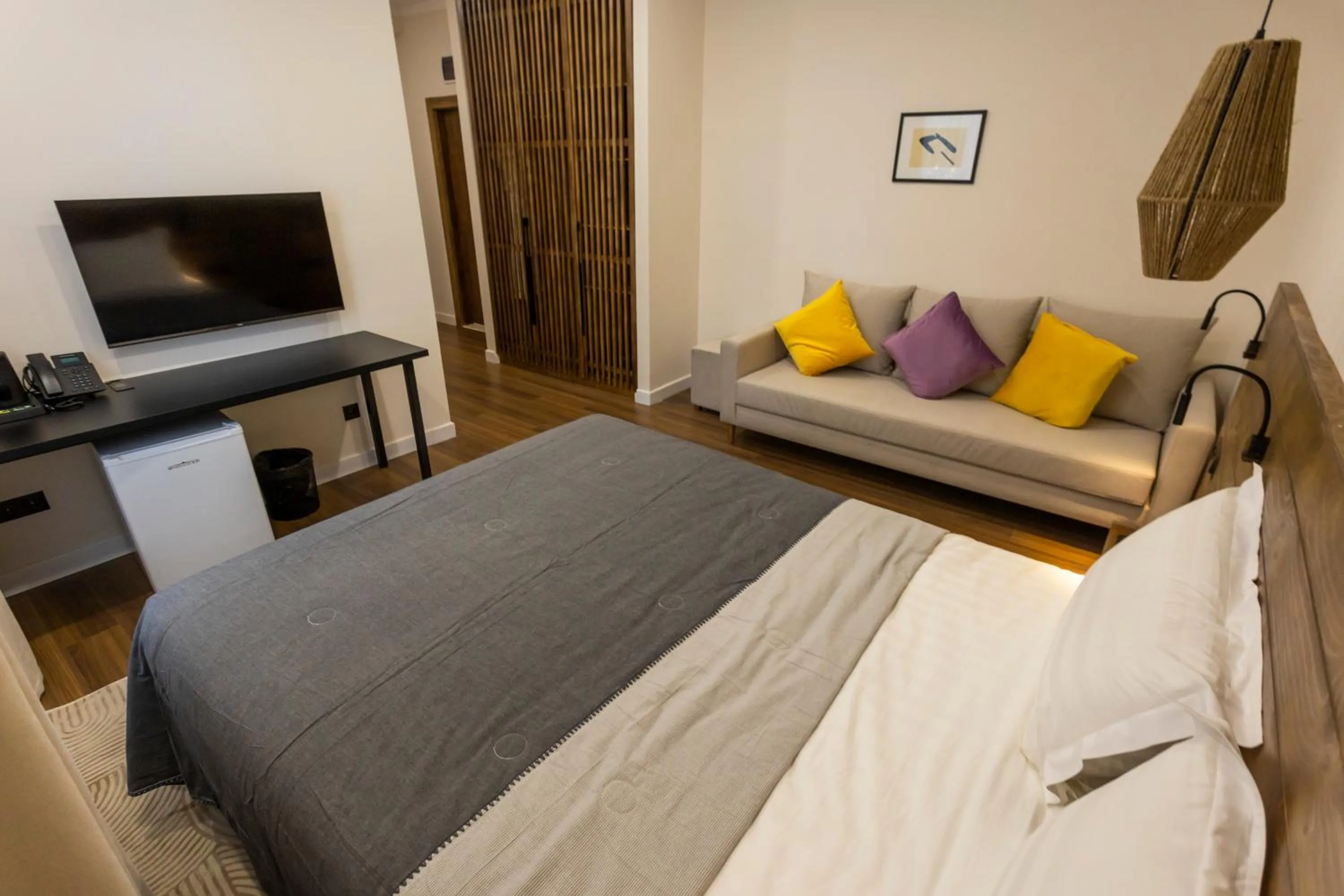 Photo of the whole room, Bed in Akjola