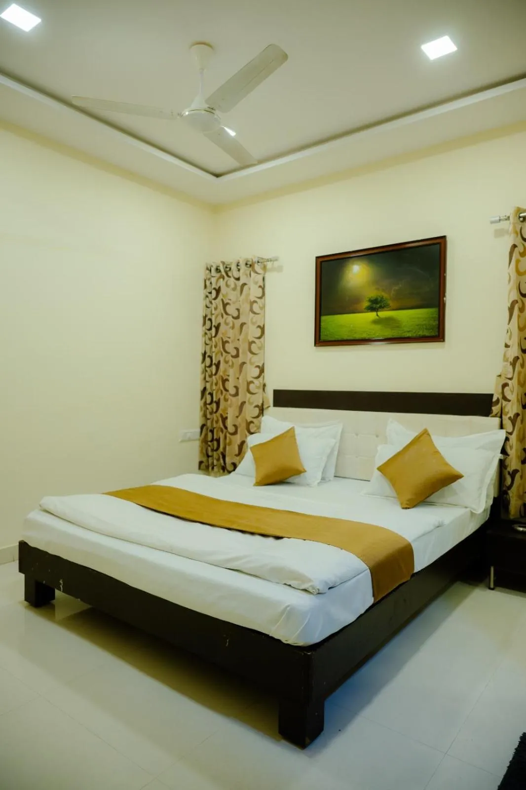 Bed in StayGuru Park View Residency