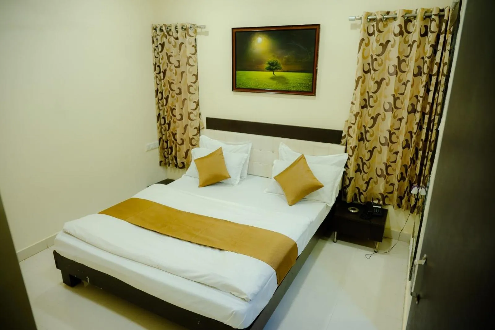 Bed in StayGuru Park View Residency