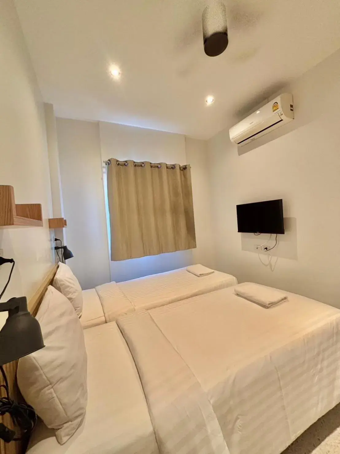 Standard Twin Room in Calamint Residence Hotel ( คาลามิ้นท์) Standard Twin Room in Calamint Residence Hotel ( คาลามิ้นท์)