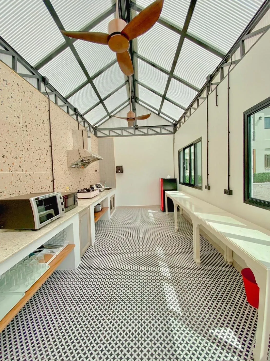 Restaurant/places to eat in Calamint Residence Hotel ( คาลามิ้นท์)