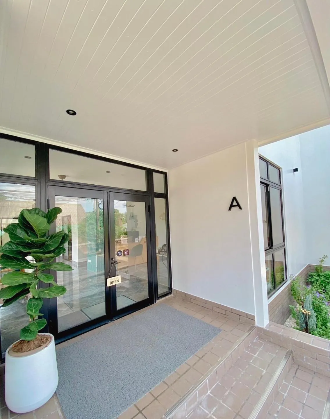 Balcony/Terrace in Calamint Residence Hotel ( คาลามิ้นท์)