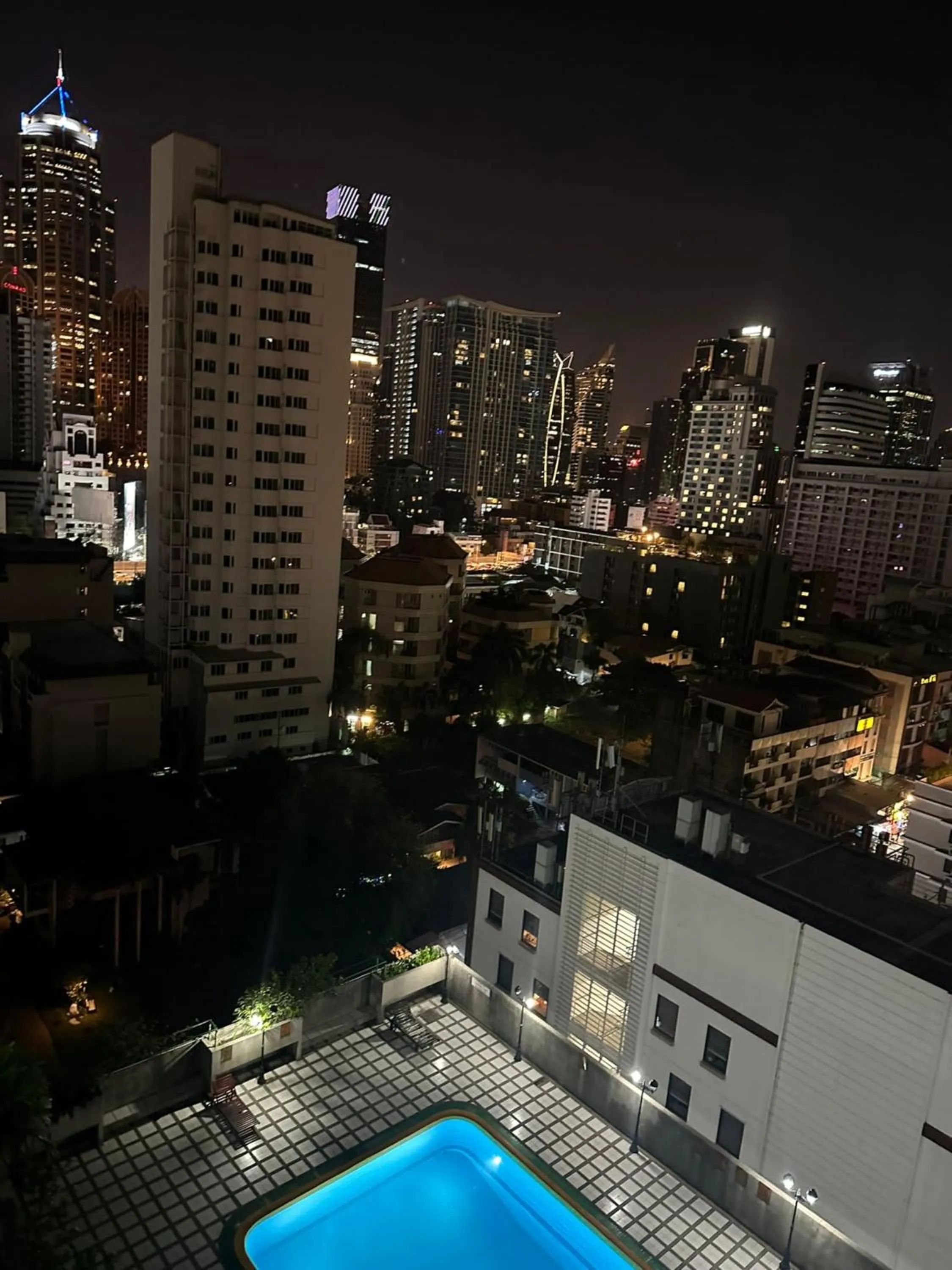 Night in Omni Tower Sukhumvit Soi 4 Direct Rooms
