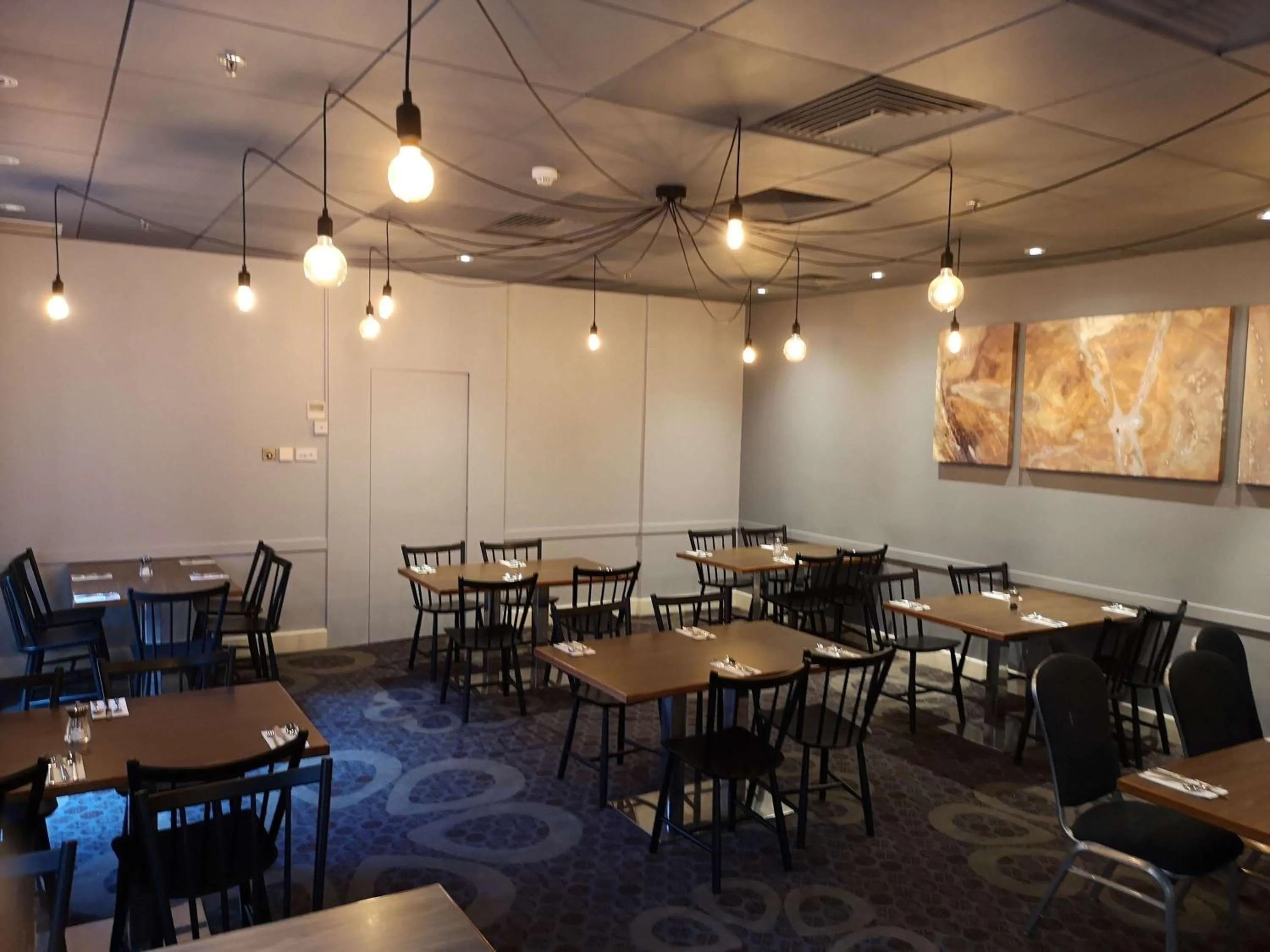 Meeting/conference room, Restaurant/Places to Eat in Novotel London Heathrow Airport M4 Jct. 4