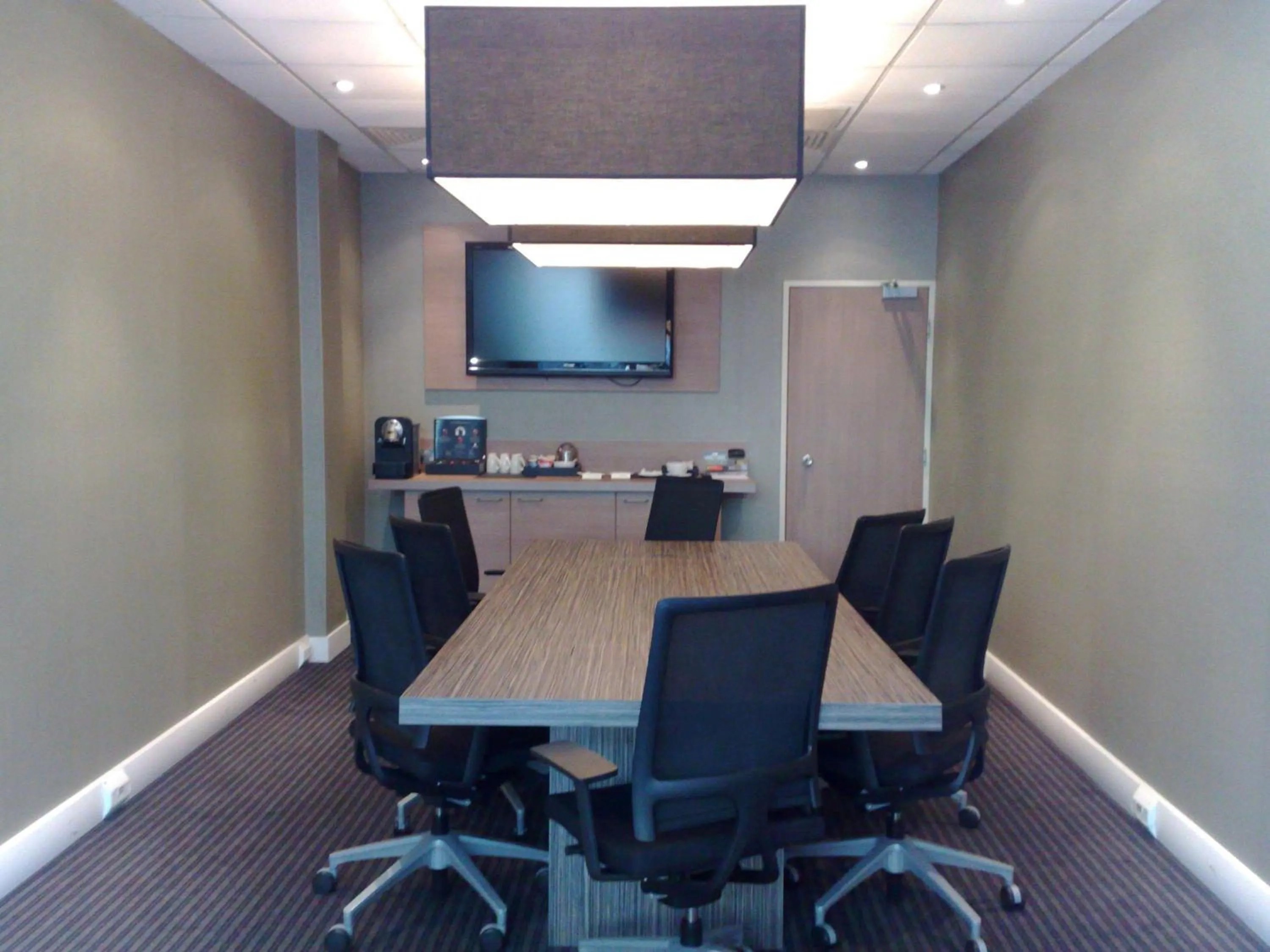 Meeting/conference room in Novotel London Heathrow Airport M4 Jct. 4