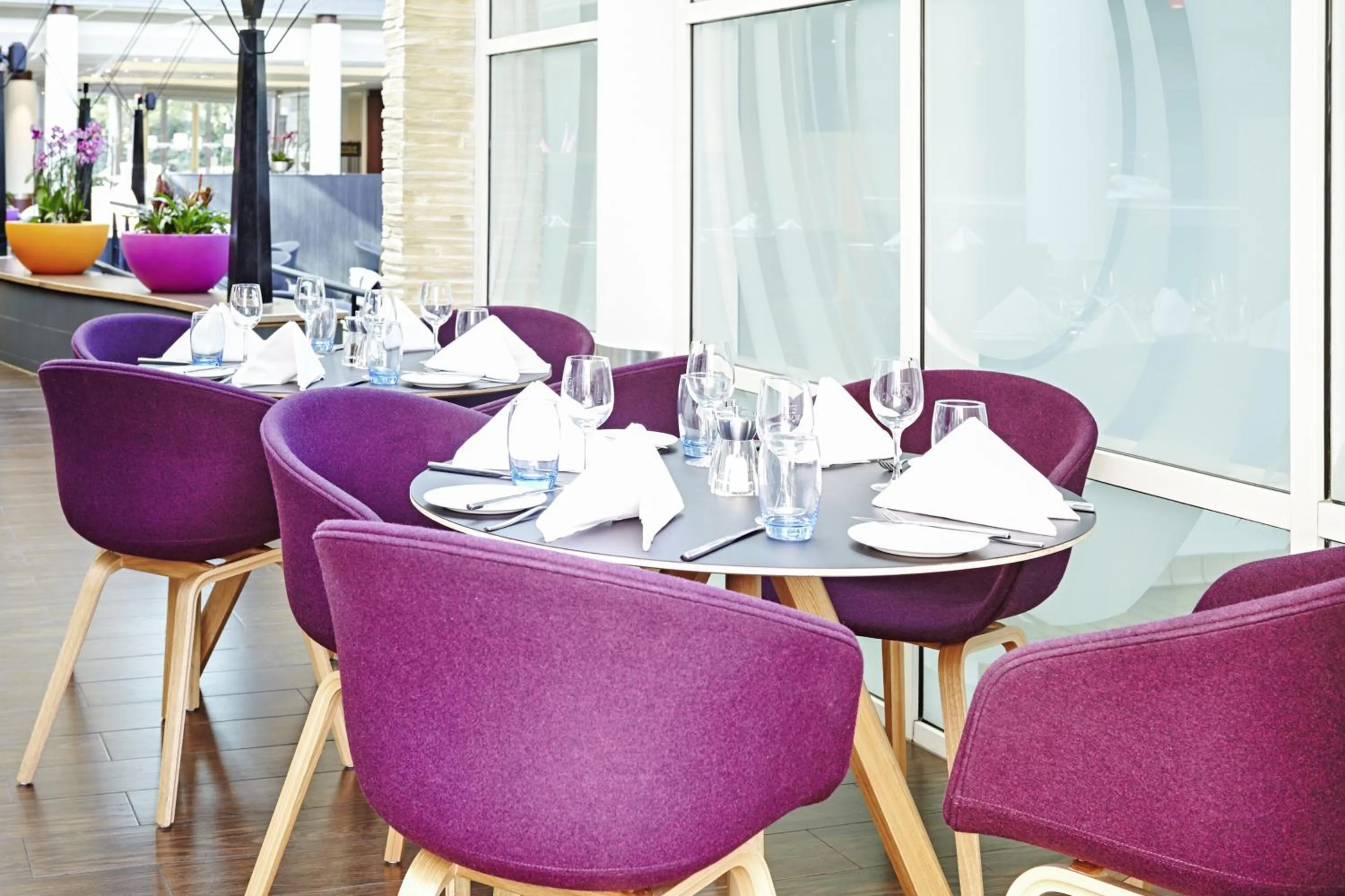 Restaurant/Places to Eat in Novotel London Heathrow Airport M4 Jct. 4