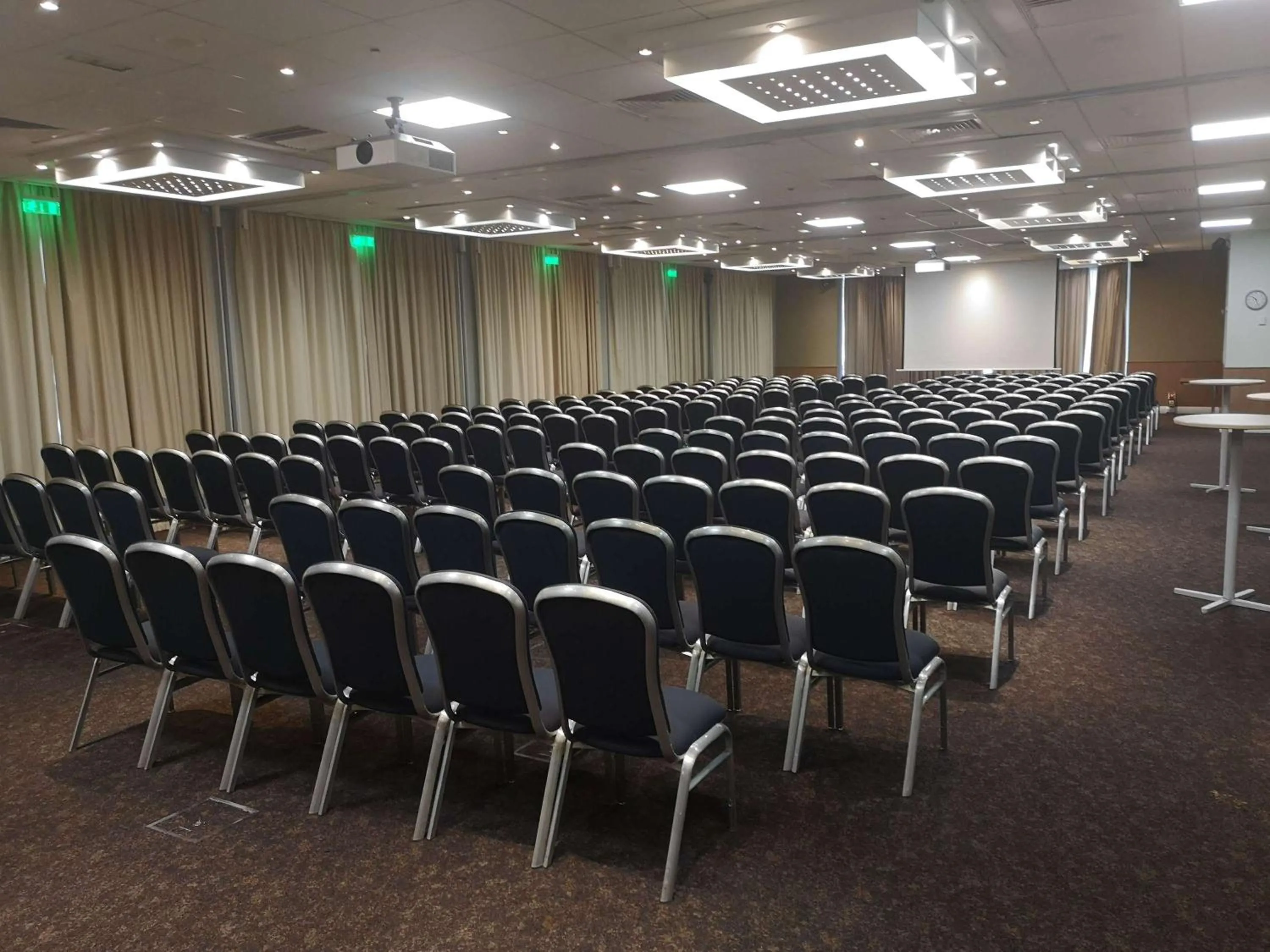Meeting/conference room in Novotel London Heathrow Airport M4 Jct. 4
