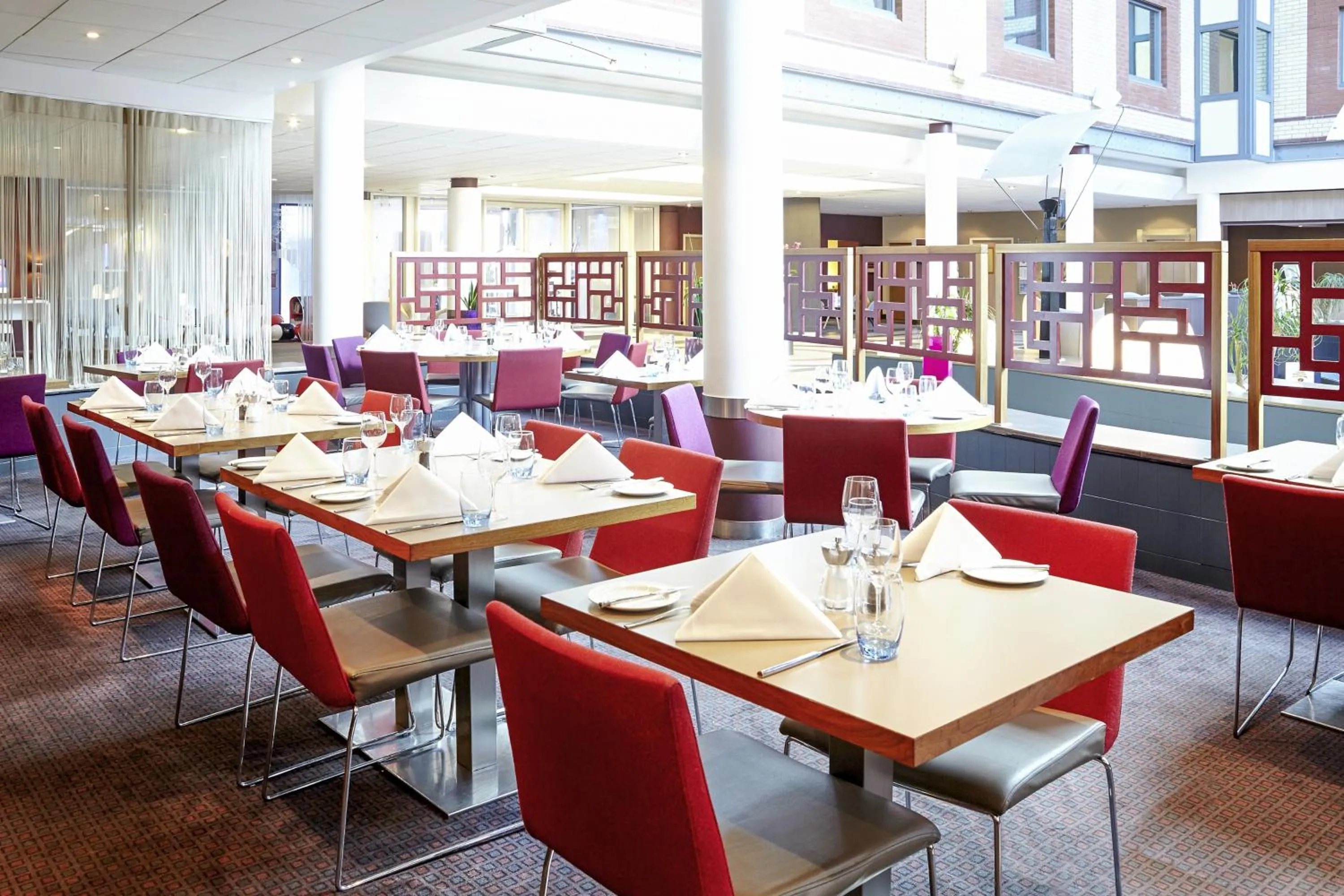Restaurant/Places to Eat in Novotel London Heathrow Airport M4 Jct. 4