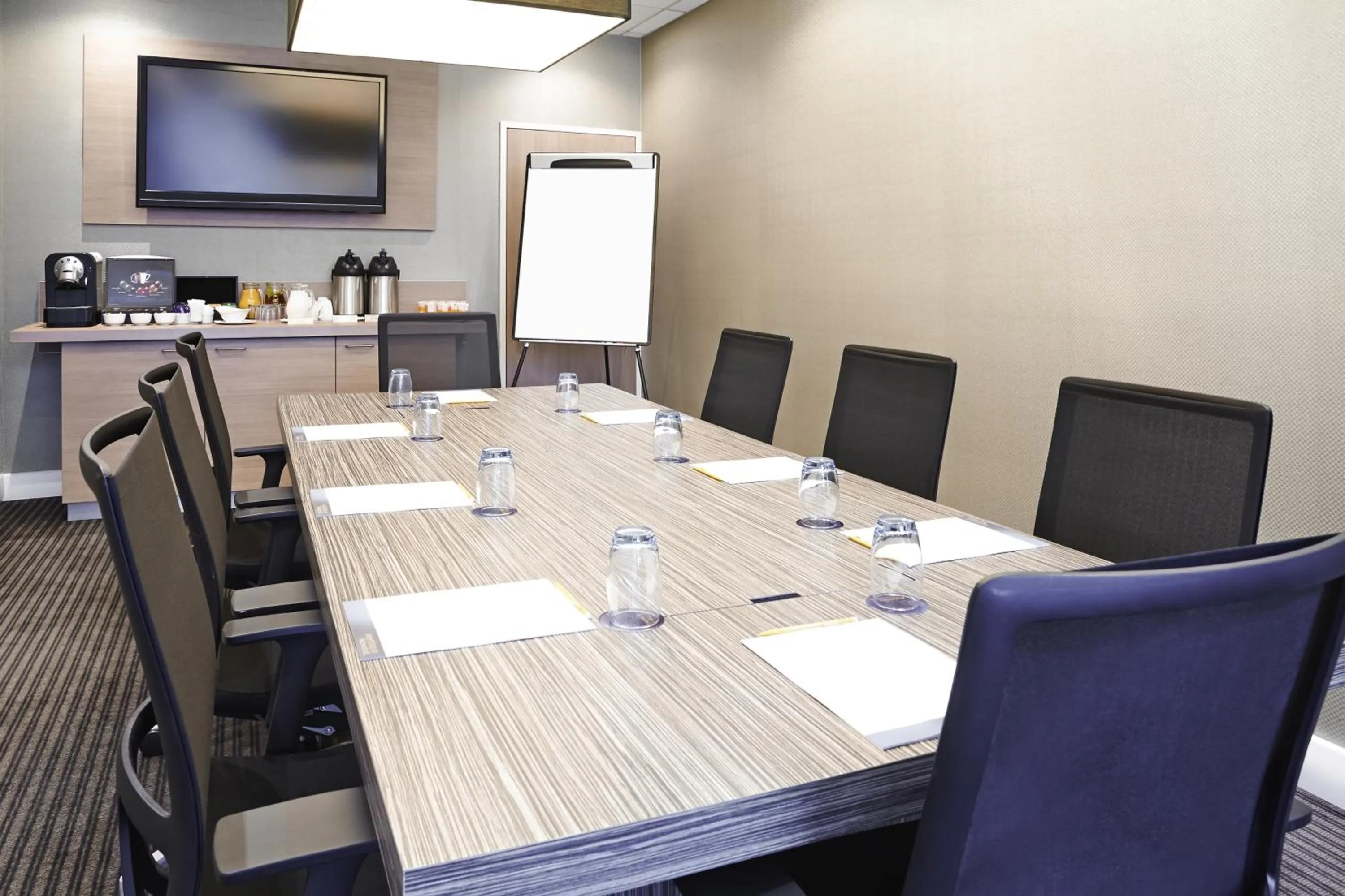 Business facilities, Business Area/Conference Room in Novotel London Heathrow Airport M4 Jct. 4