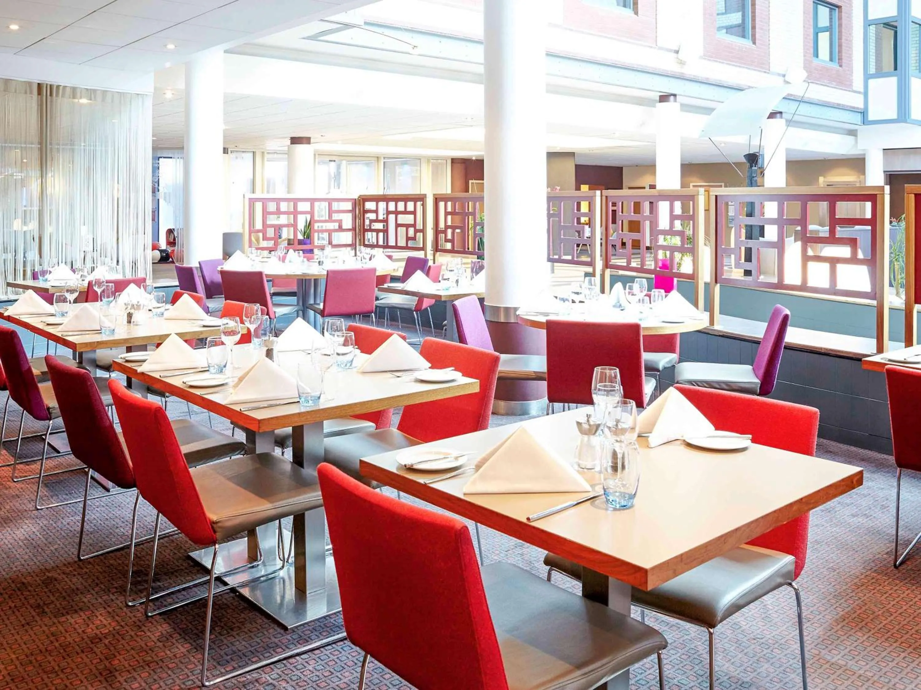 Restaurant/Places to Eat in Novotel London Heathrow Airport M4 Jct. 4