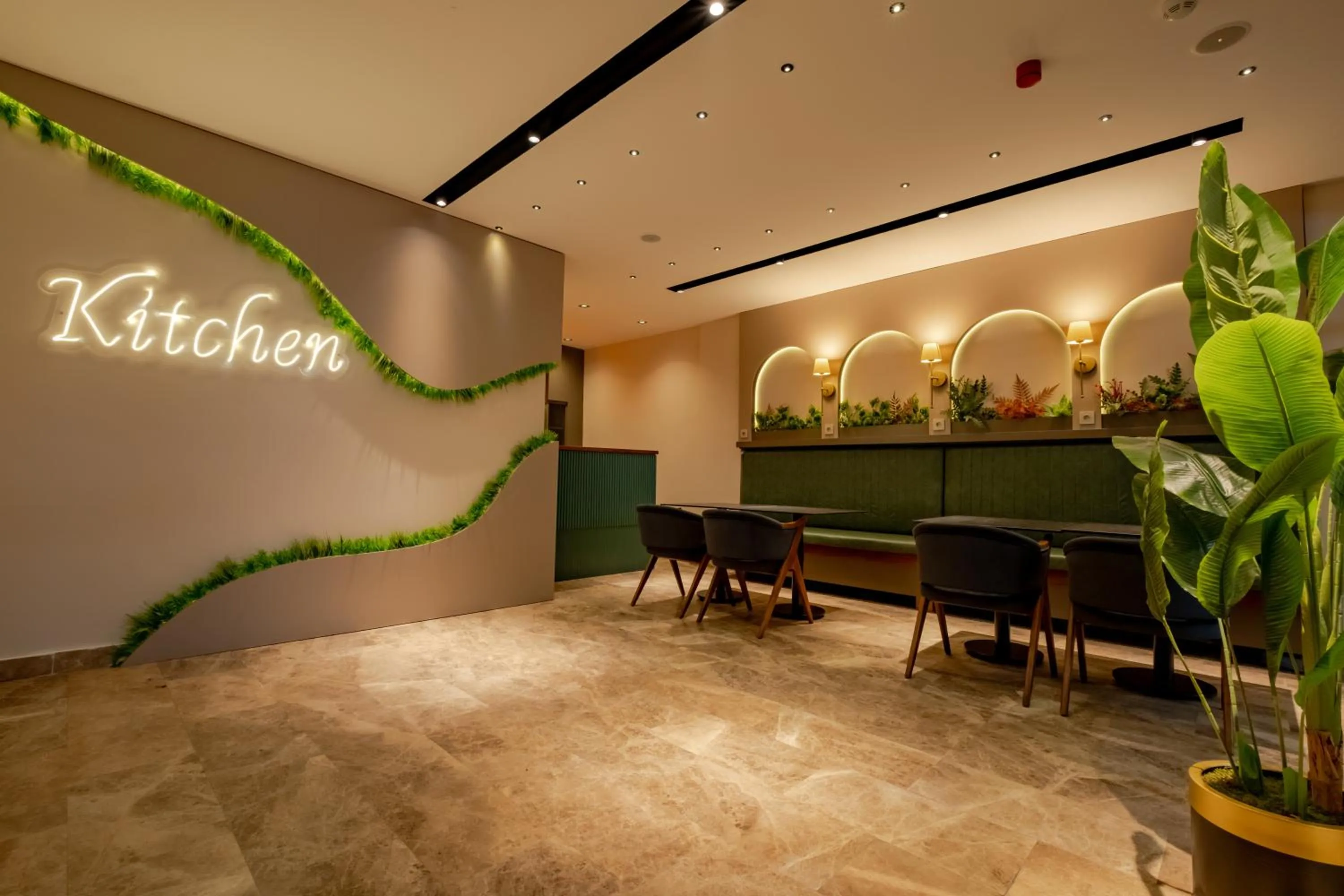 kitchen in FLY POINT AIRPORT HOTEL