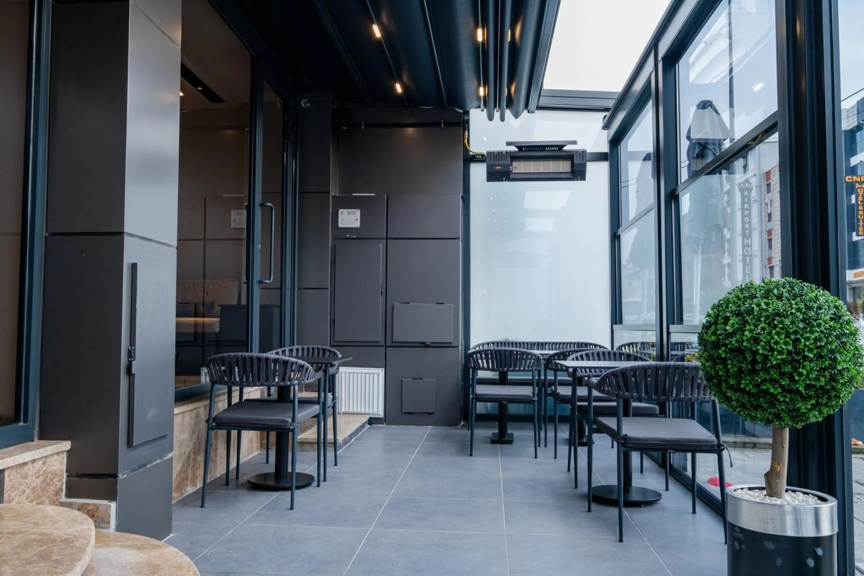 Restaurant/places to eat in FLY POINT AIRPORT HOTEL