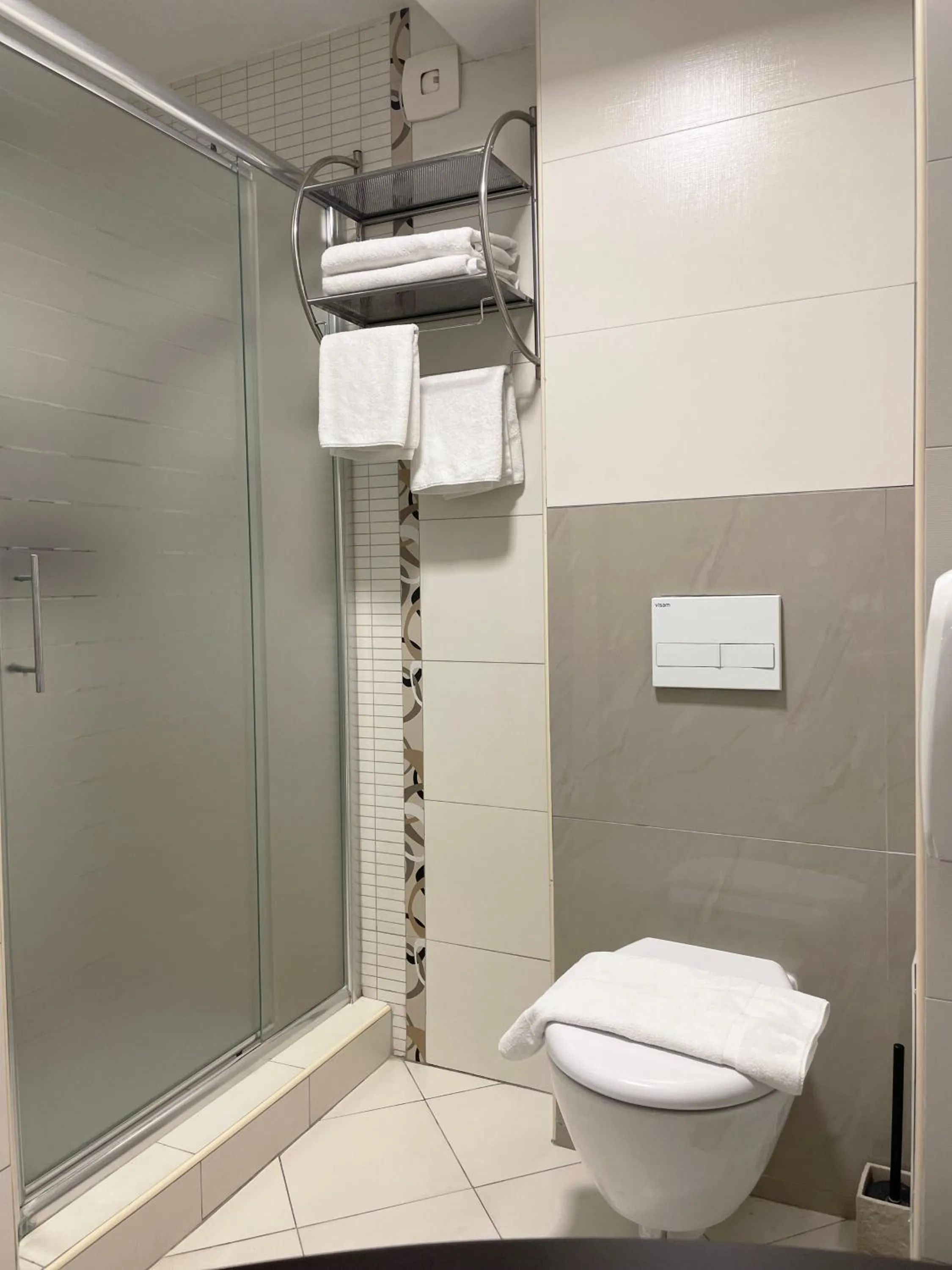 Shower in Sienna Residence