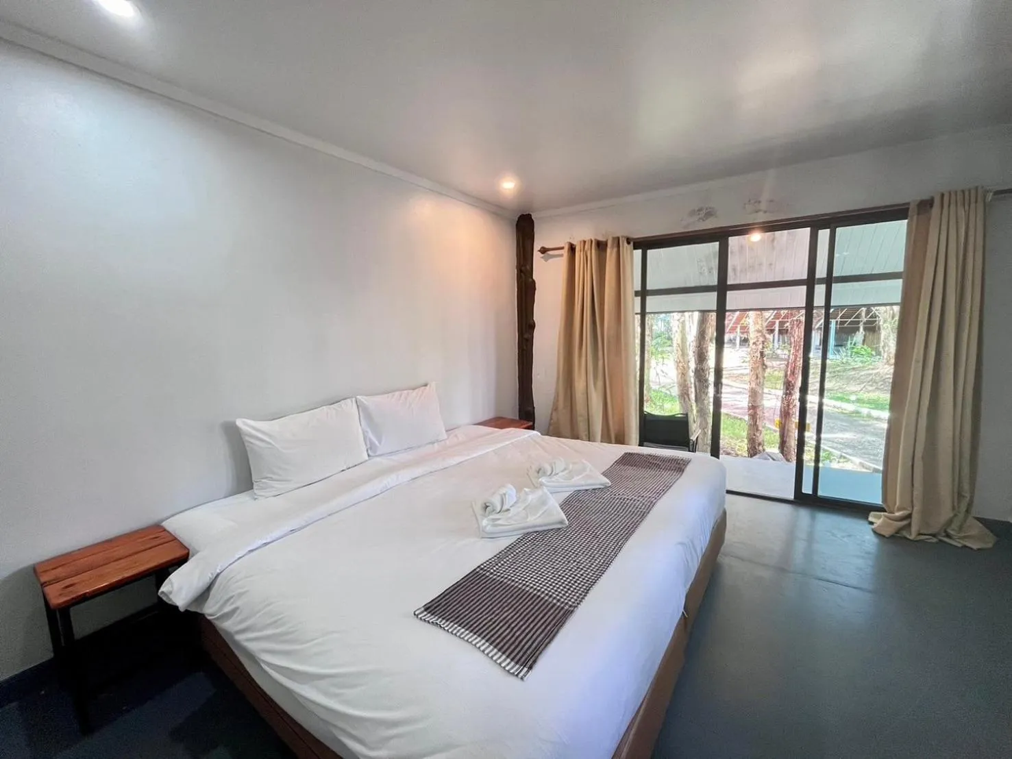 Bed in Long Beach Club Krabi