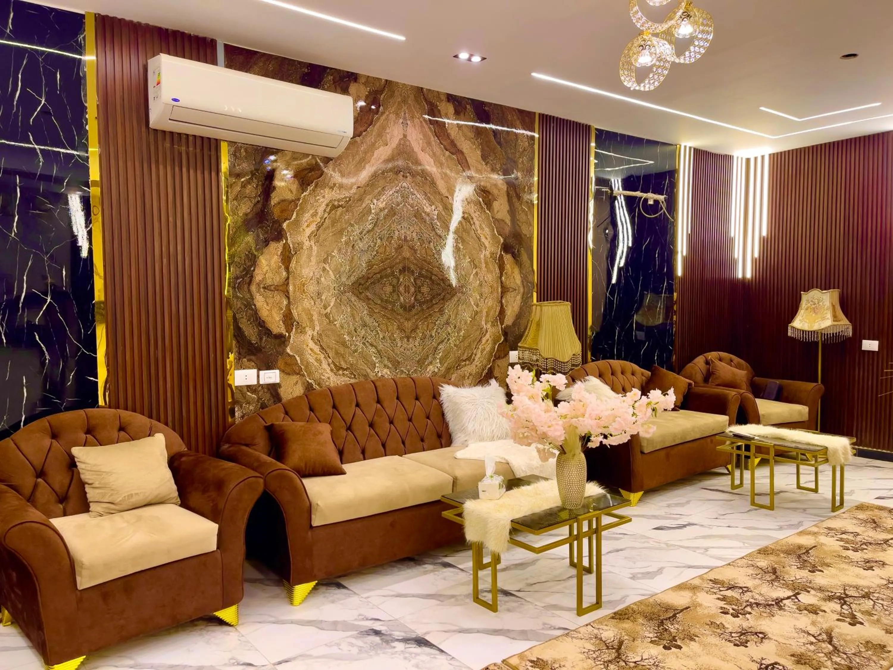 Lobby or reception in NEMES Pyramids View INN