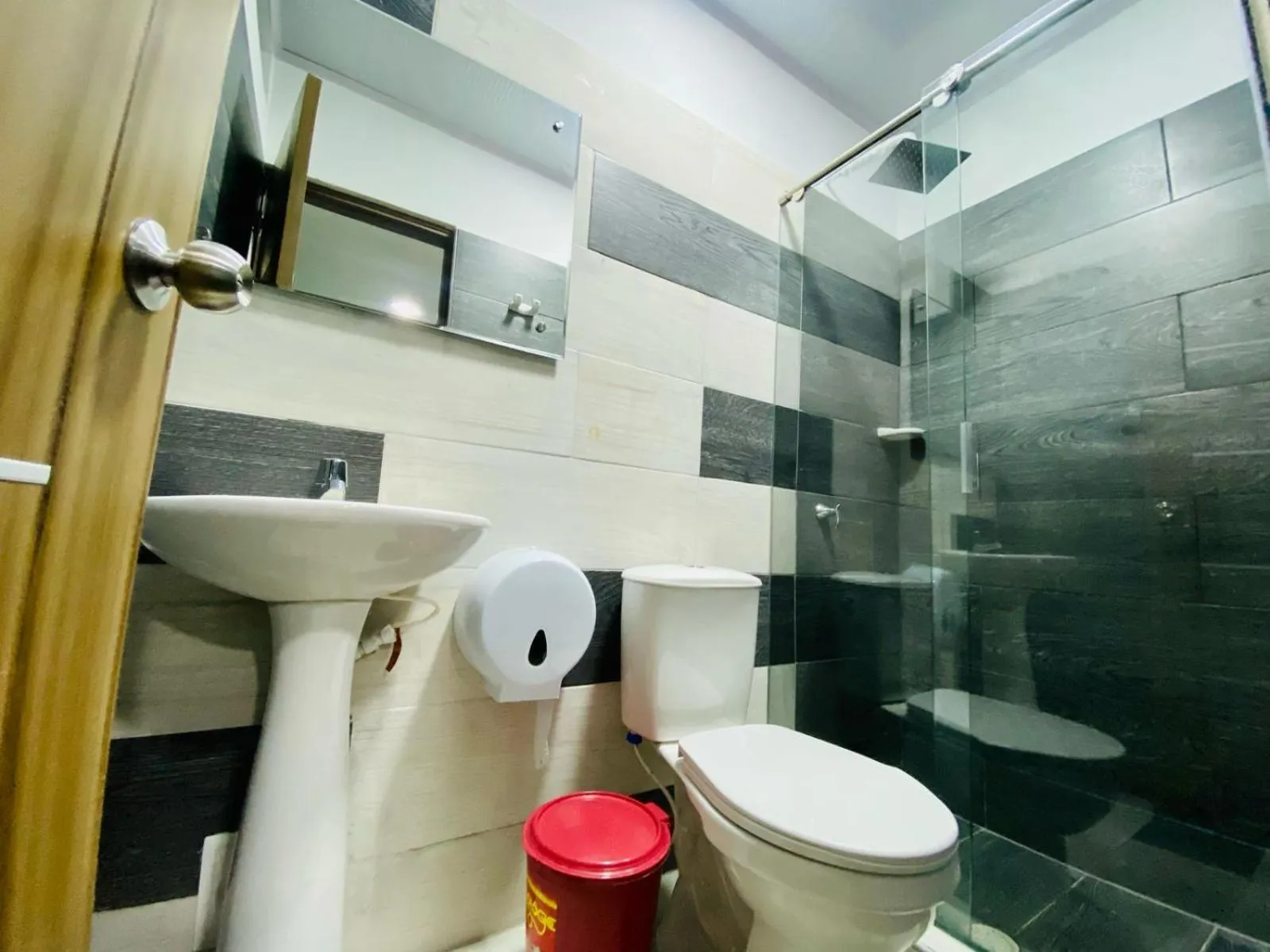 Shower in INKA HOTEL