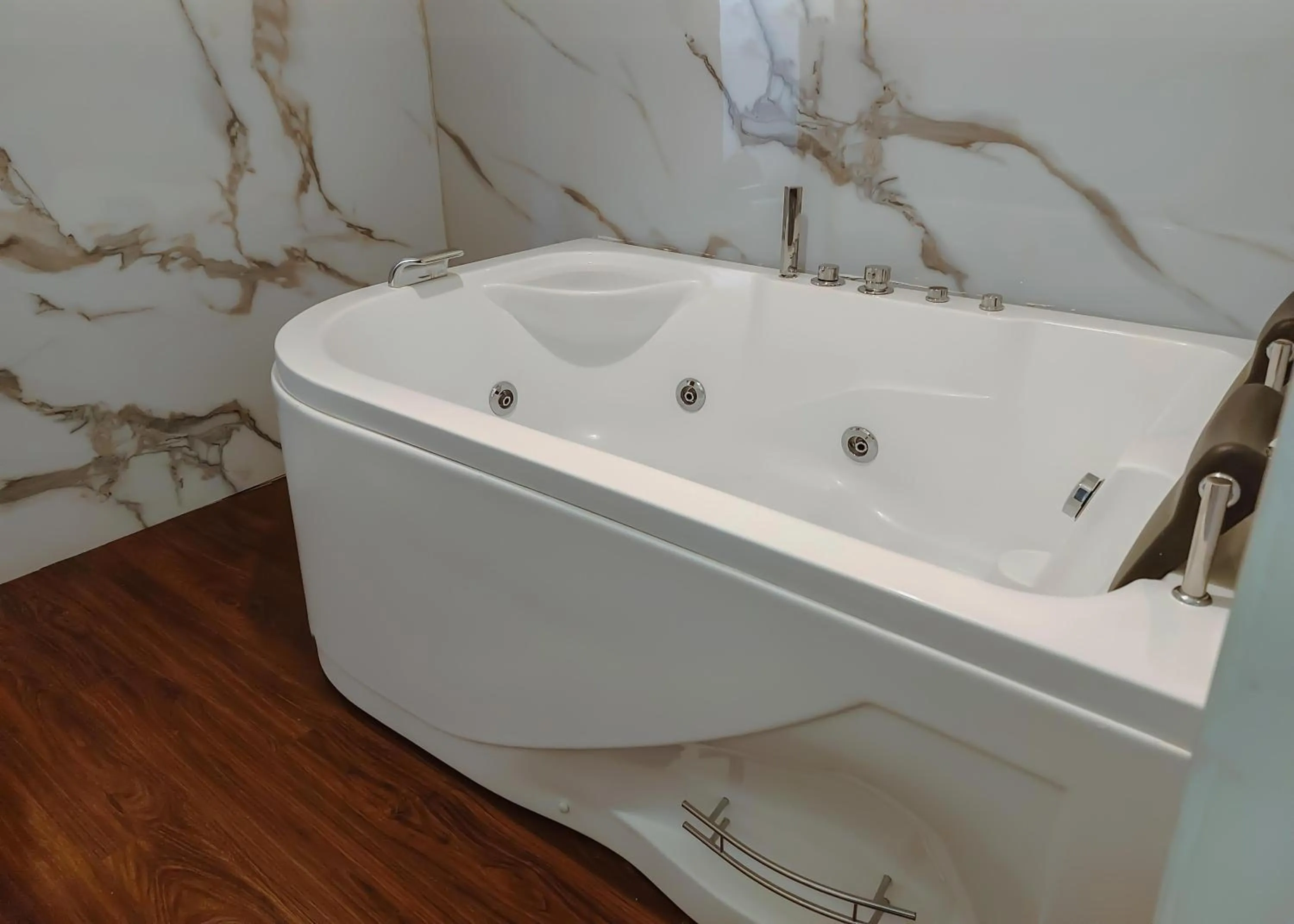 Hot Tub in Hotel Casa Shami