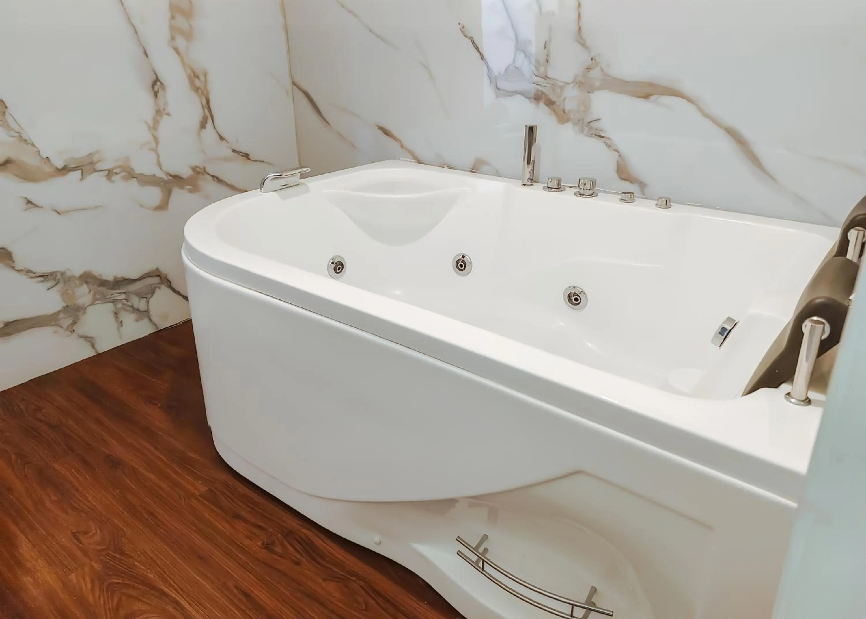 Hot Tub in Hotel Casa Shami