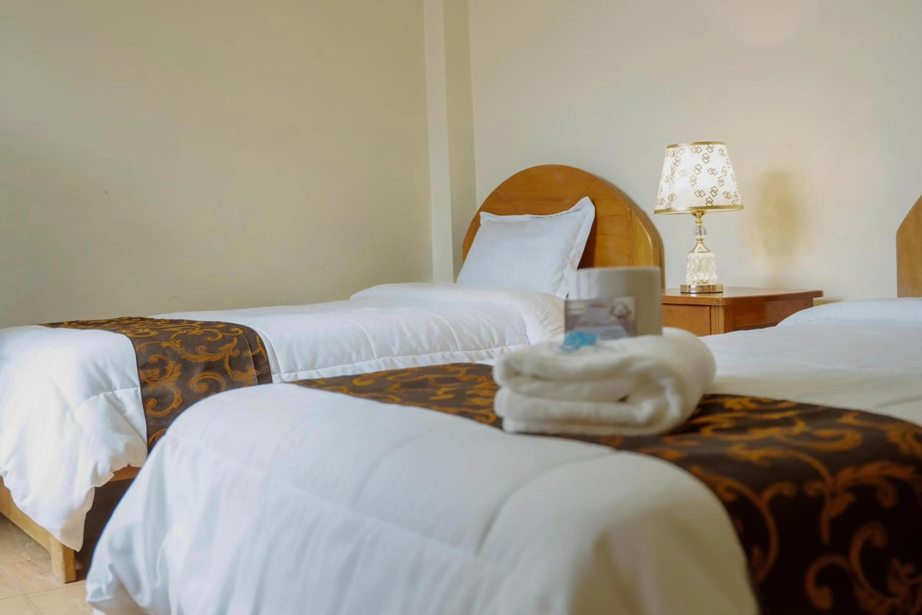 towels, Bed in Hotel Casa Shami