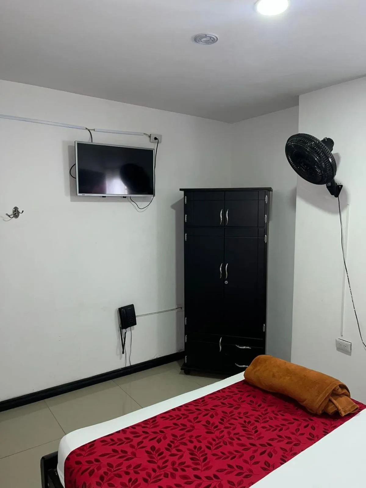 Photo of the whole room, Bed in Hotel El Jardín Cafetero Armenia