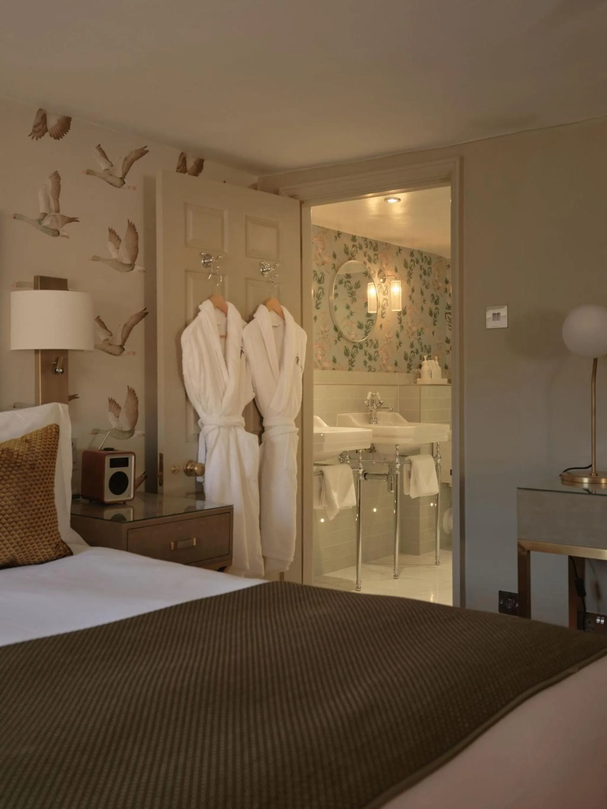 Bathroom, Bed in The Queensberry Hotel