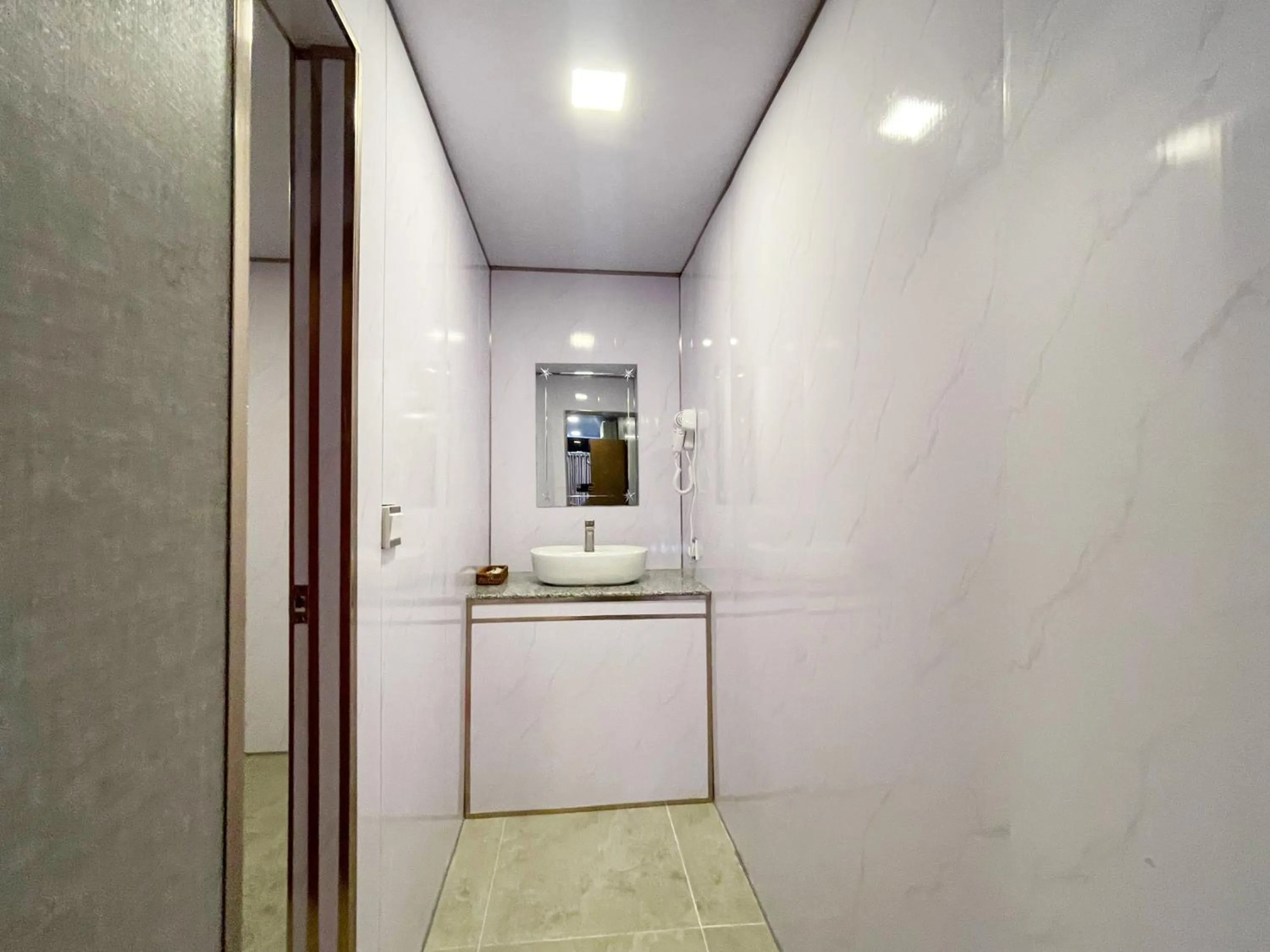 Bathroom in The Wind Koh Rong