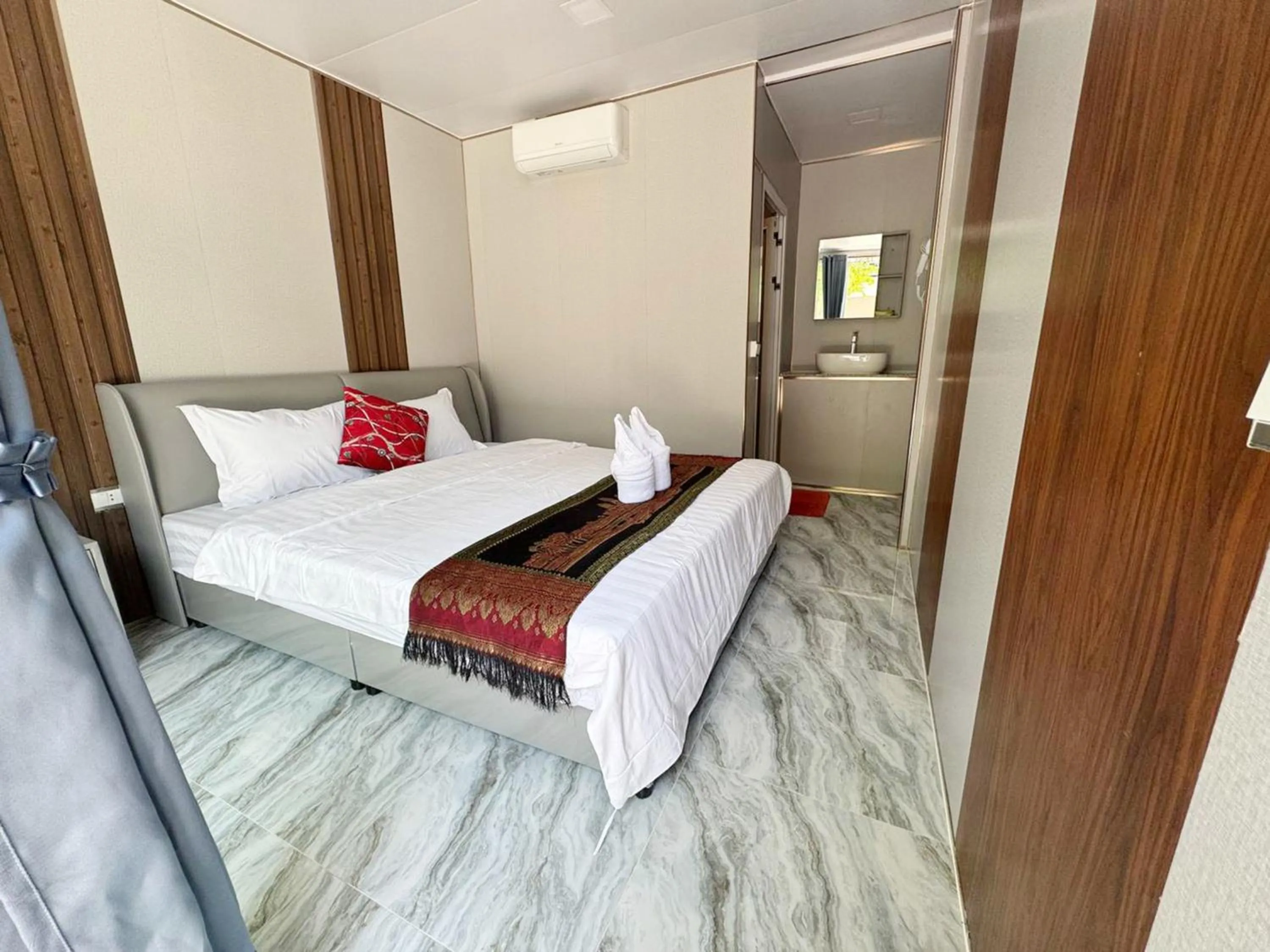 Bedroom, Bed in The Wind Koh Rong