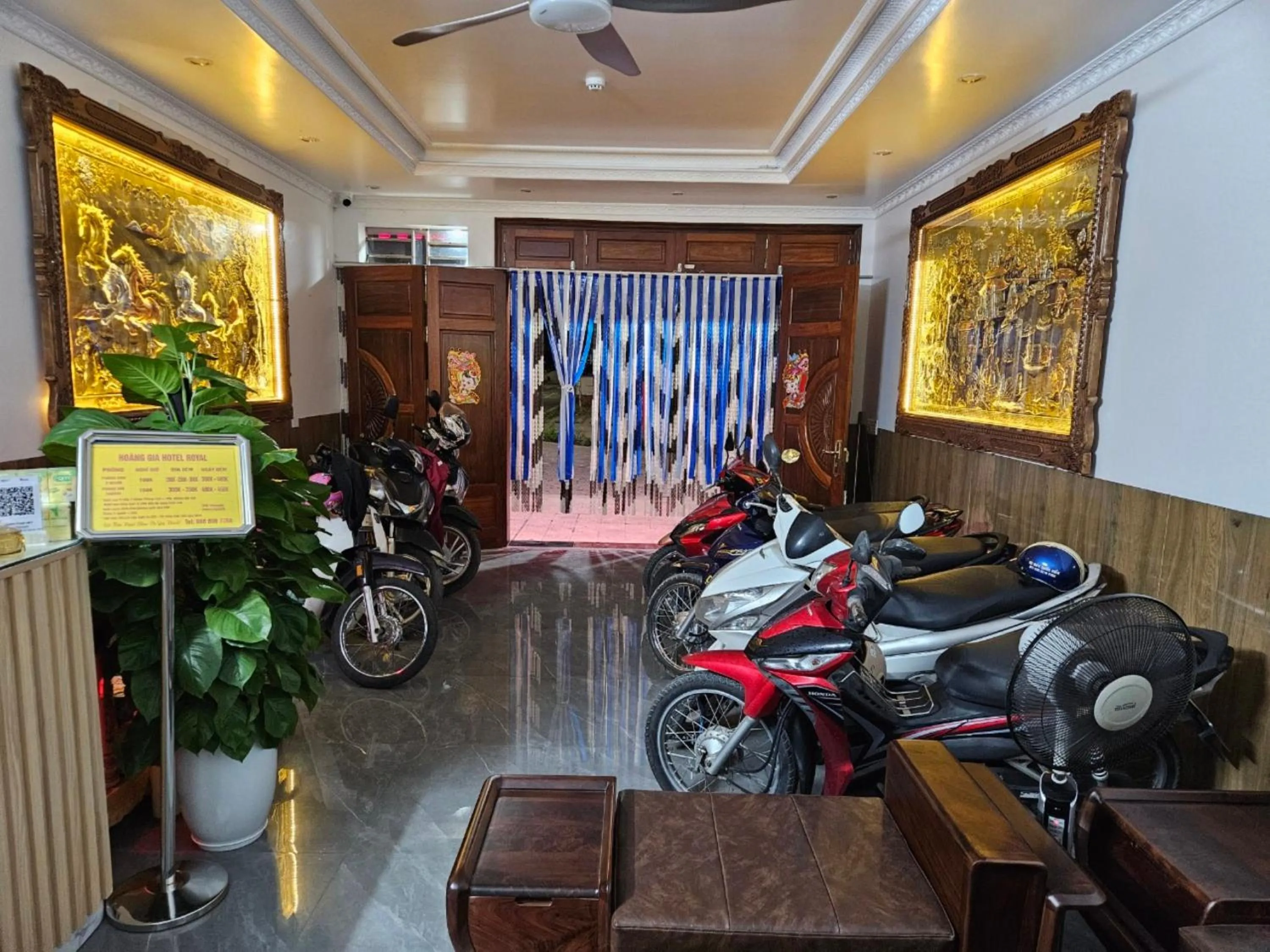 Lobby or reception in Hoàng Gia Hotel Royal