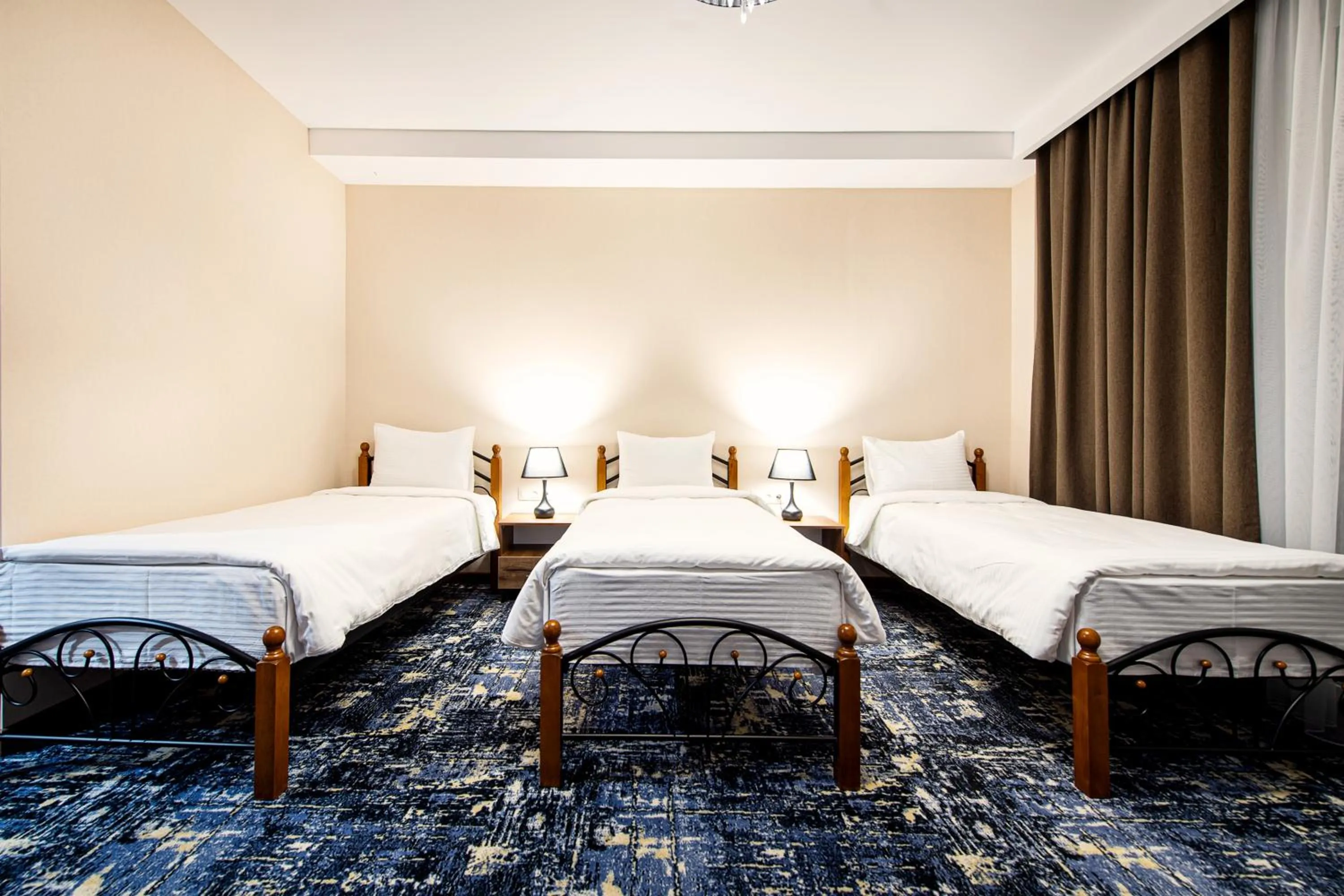 Bedroom, Bed in MirOtel