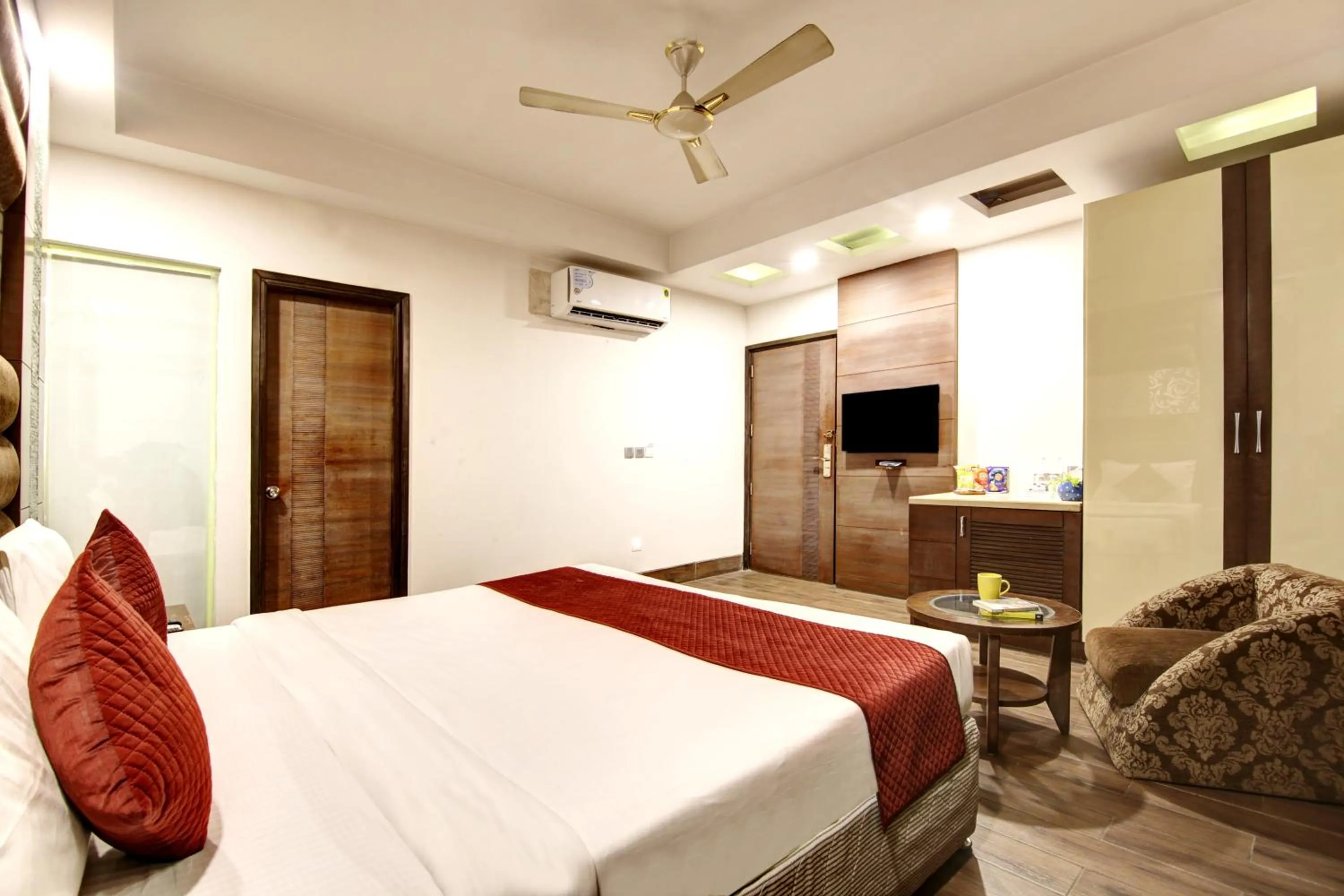 Bed in Hotel Good Times - Karol Bagh Metro Station