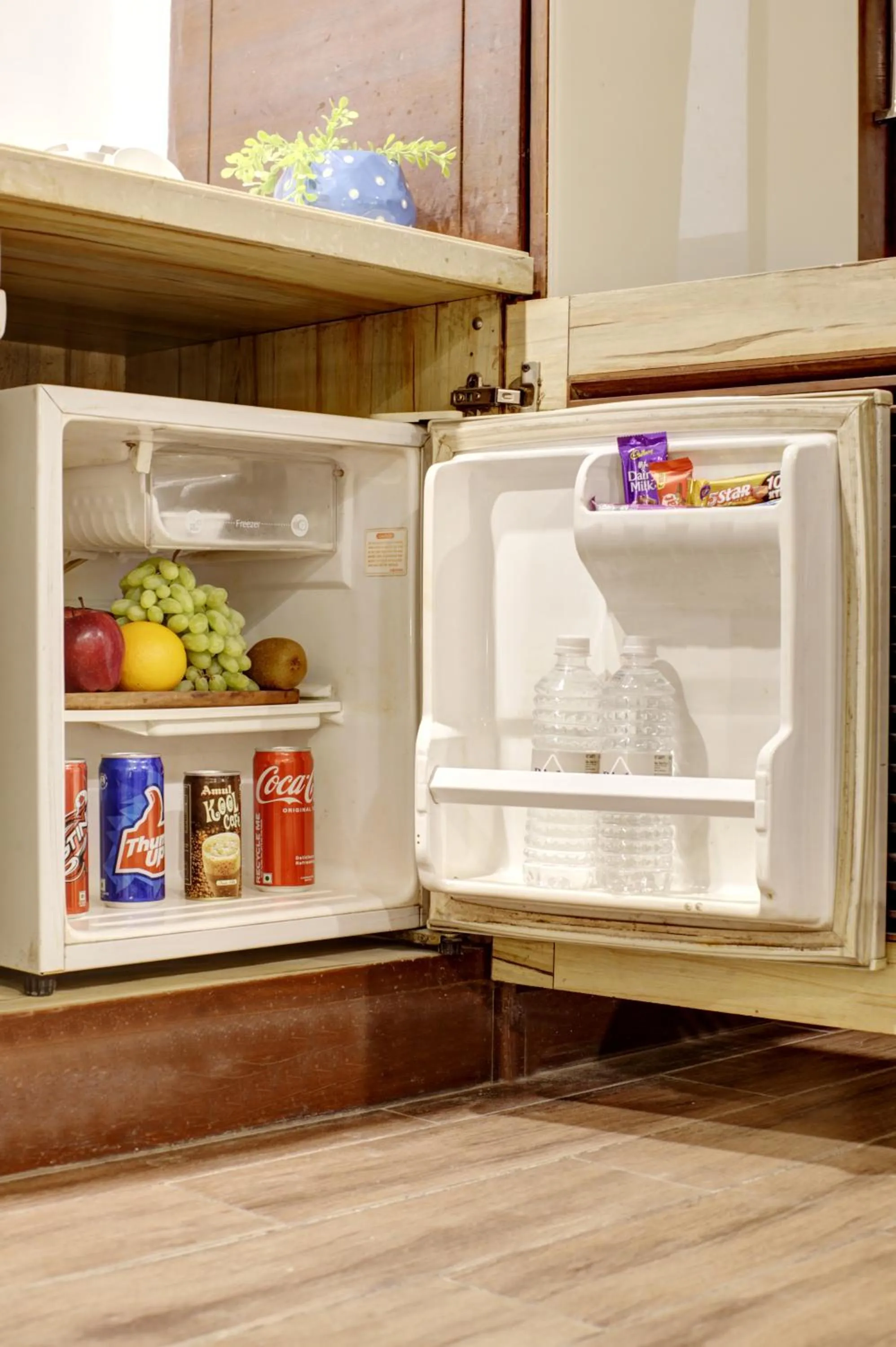 oven in Hotel Good Times - Karol Bagh Metro Station