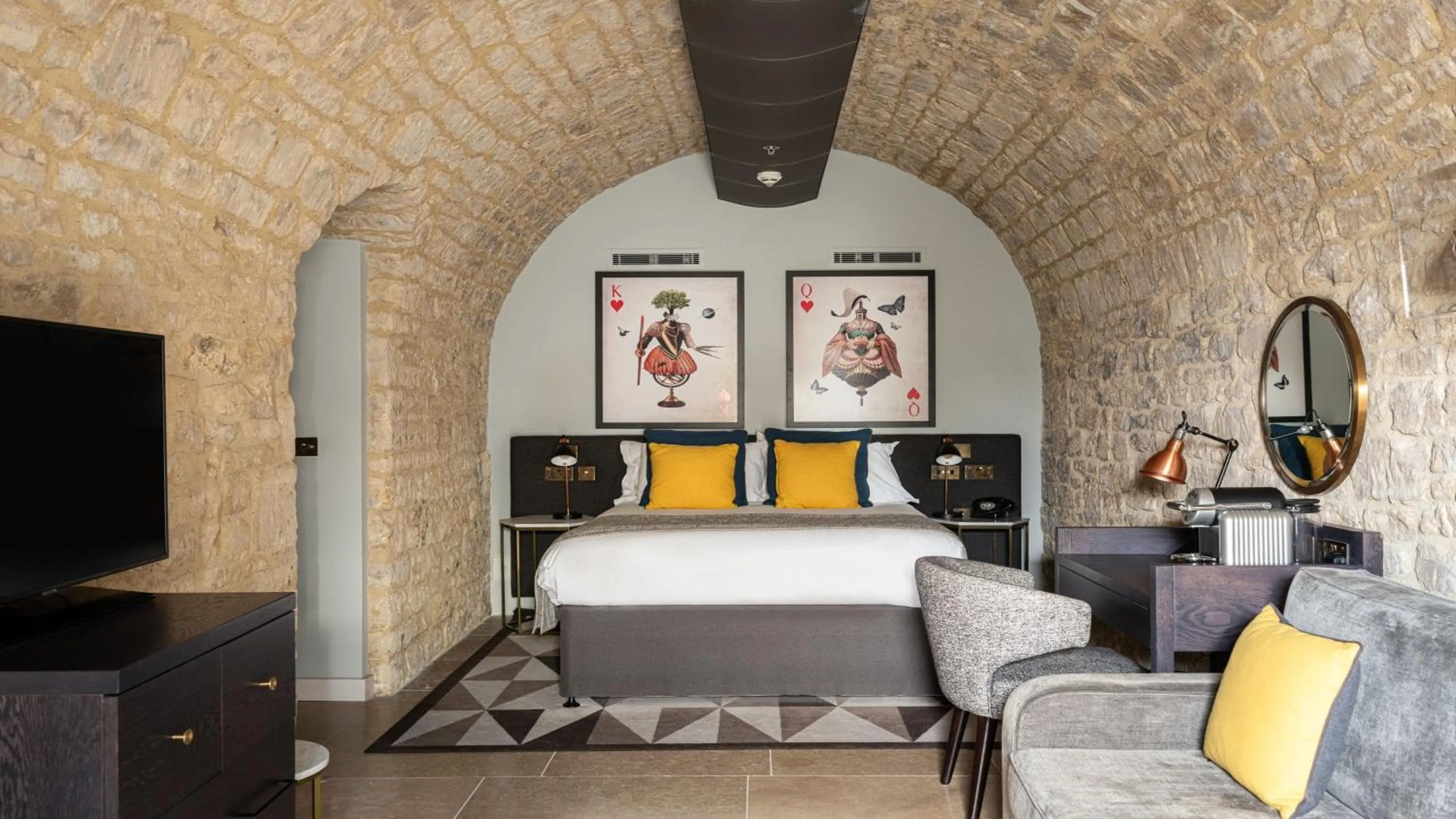 Photo of the whole room, Bed in Hotel Indigo - Bath by IHG