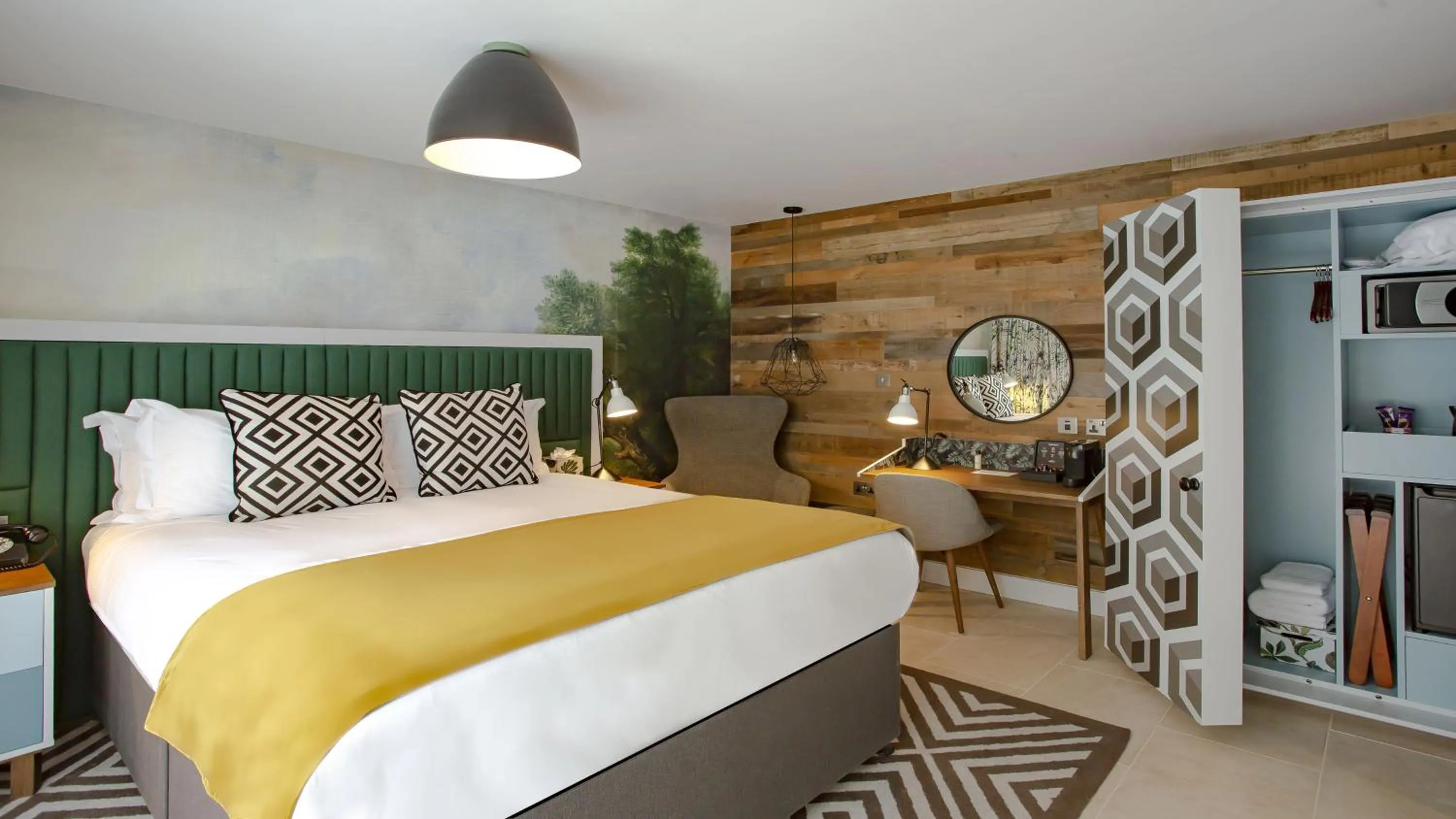 Photo of the whole room, Bed in Hotel Indigo - Bath by IHG