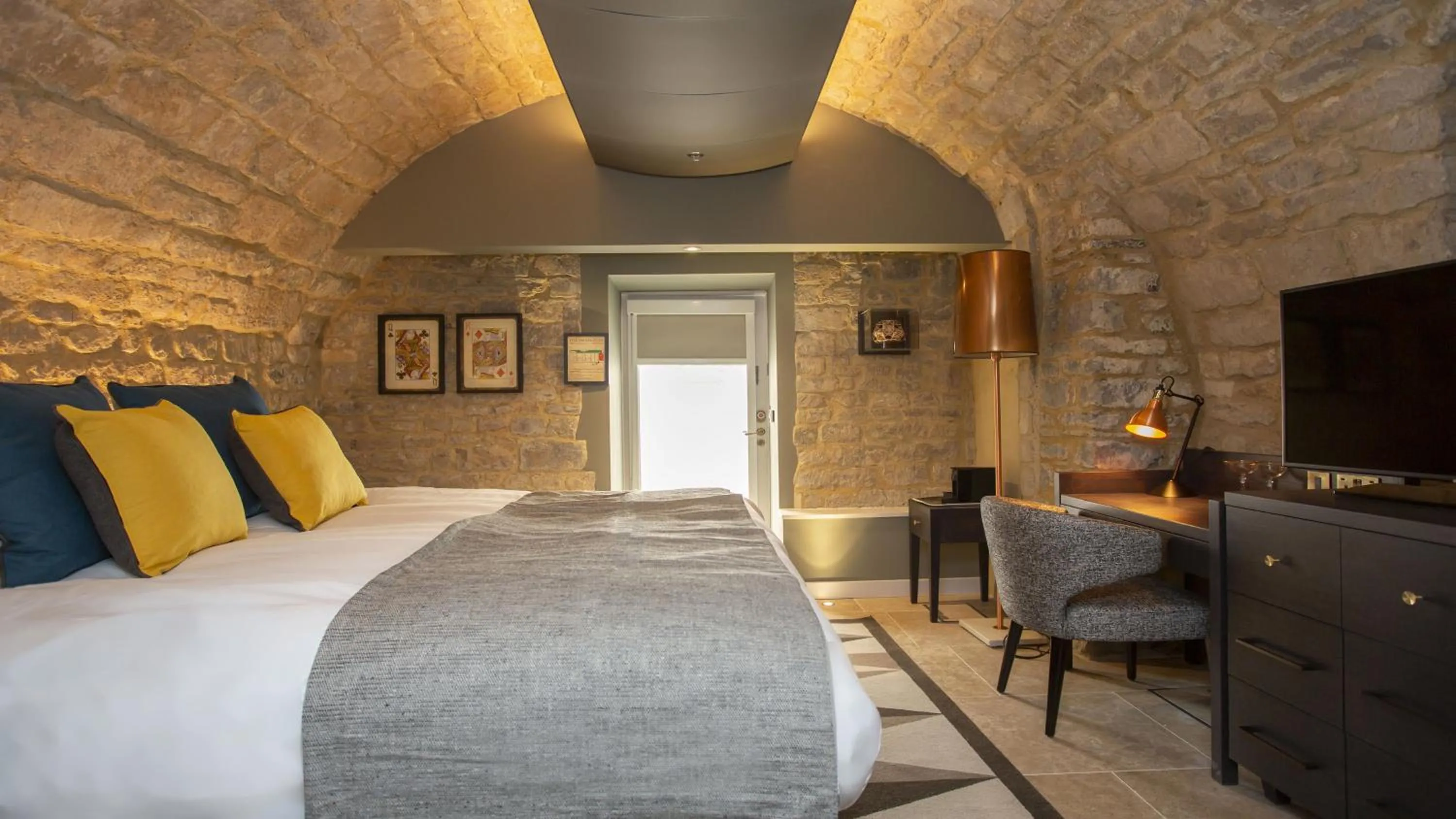 Photo of the whole room, Bed in Hotel Indigo - Bath by IHG