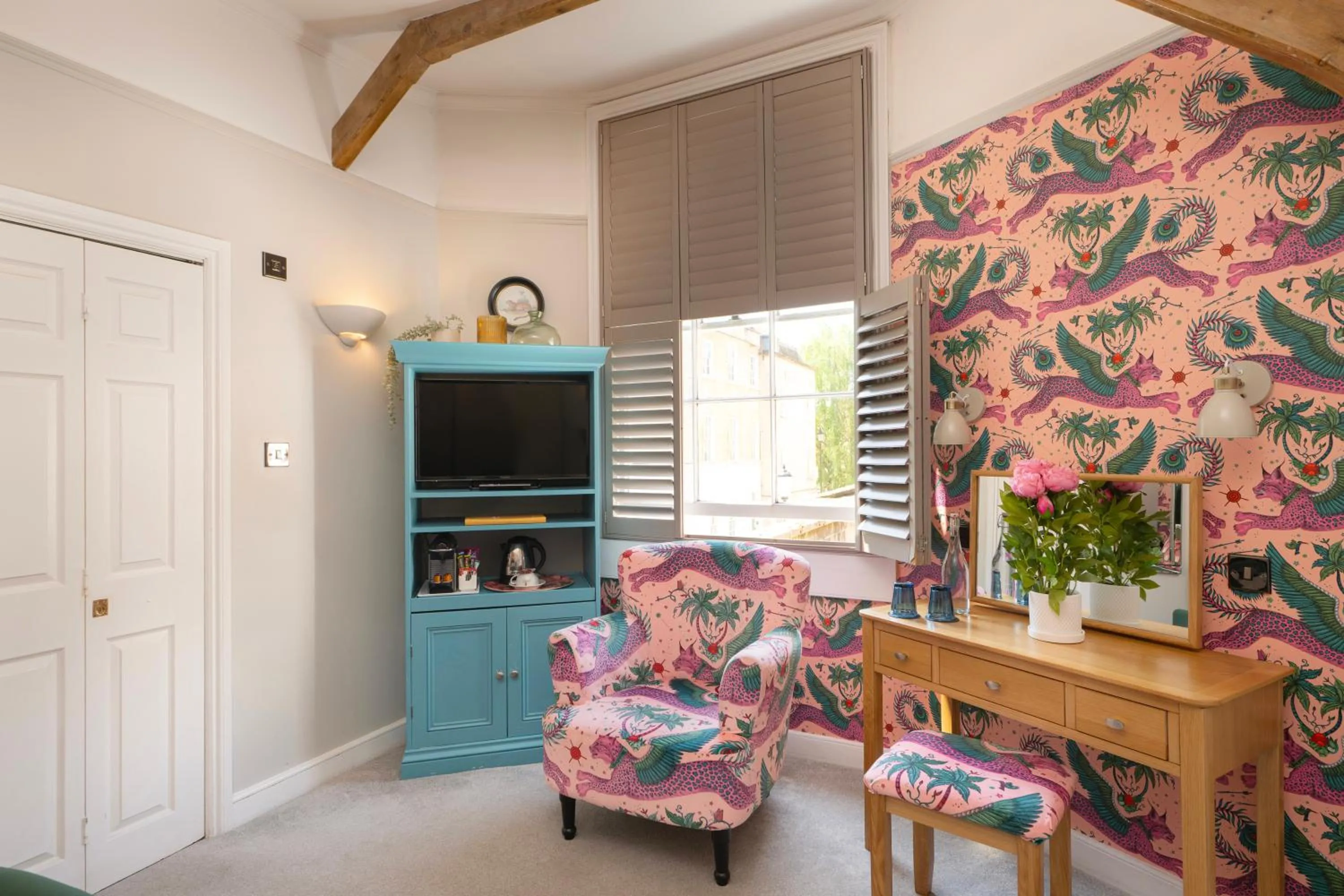 trouser press in Harington's Boutique Hotel