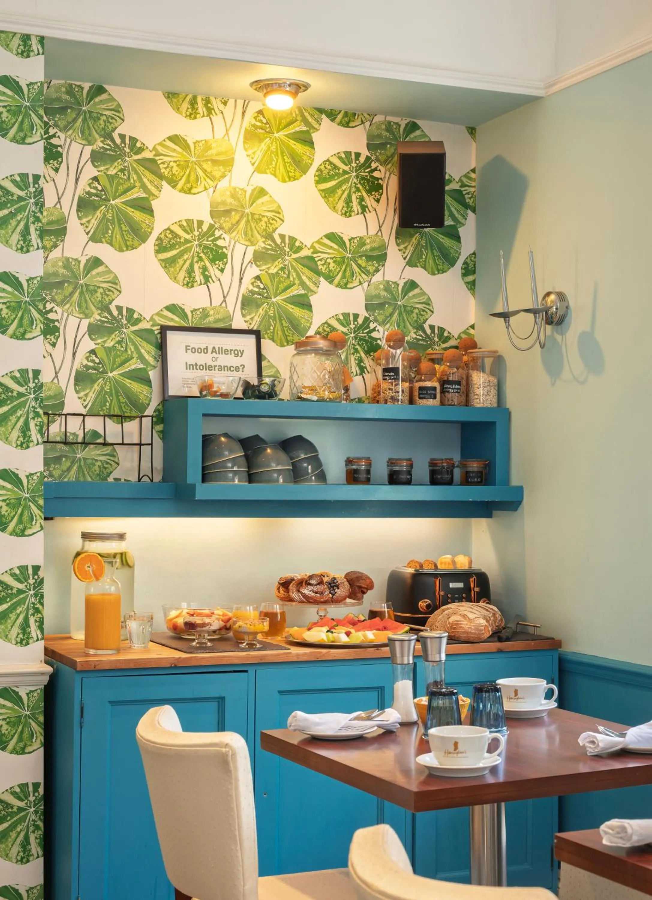 Restaurant/places to eat in Harington's Boutique Hotel