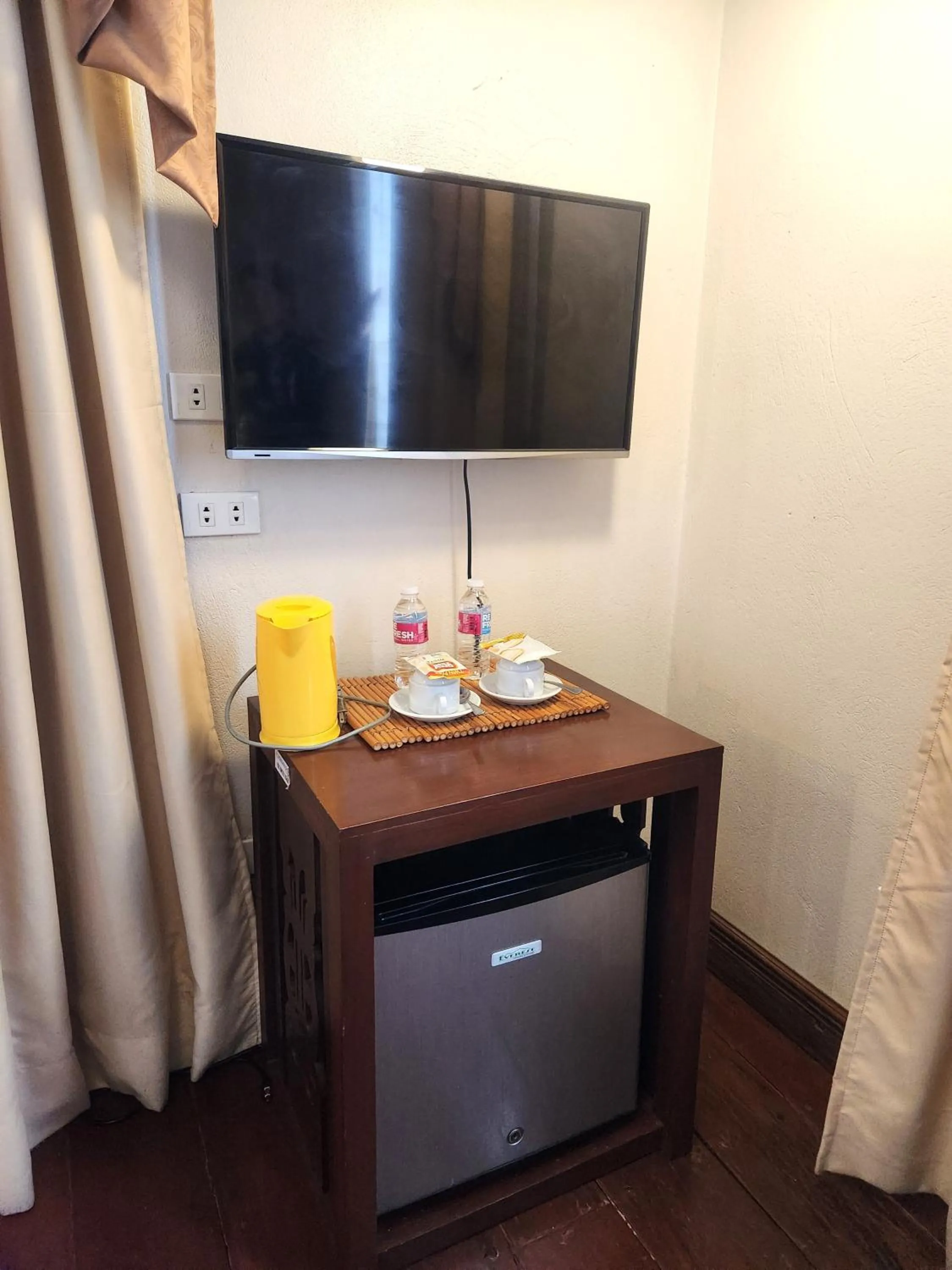 TV and multimedia in NSCC Hotel Vigan