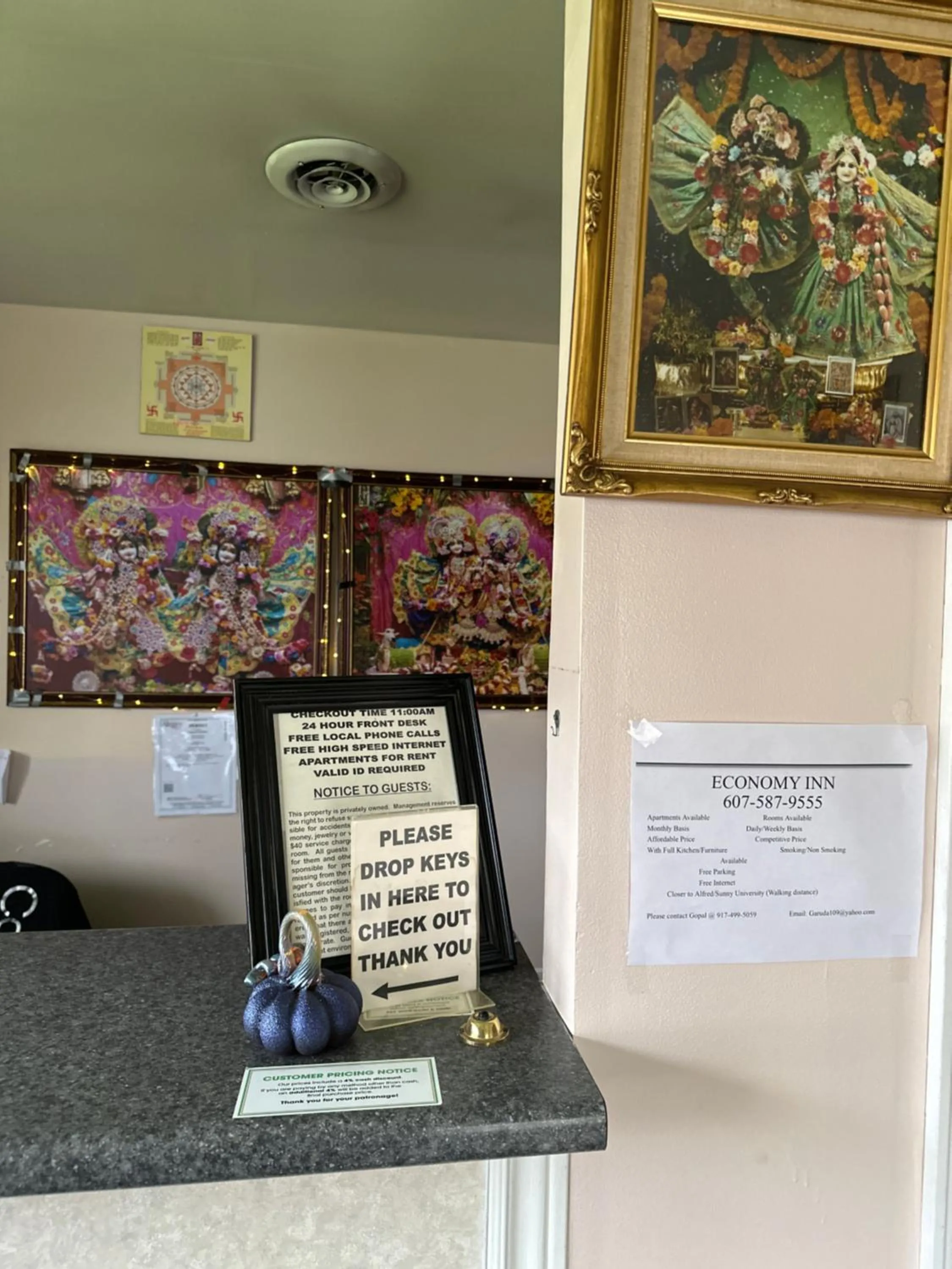 Lobby or reception in Economy Inn