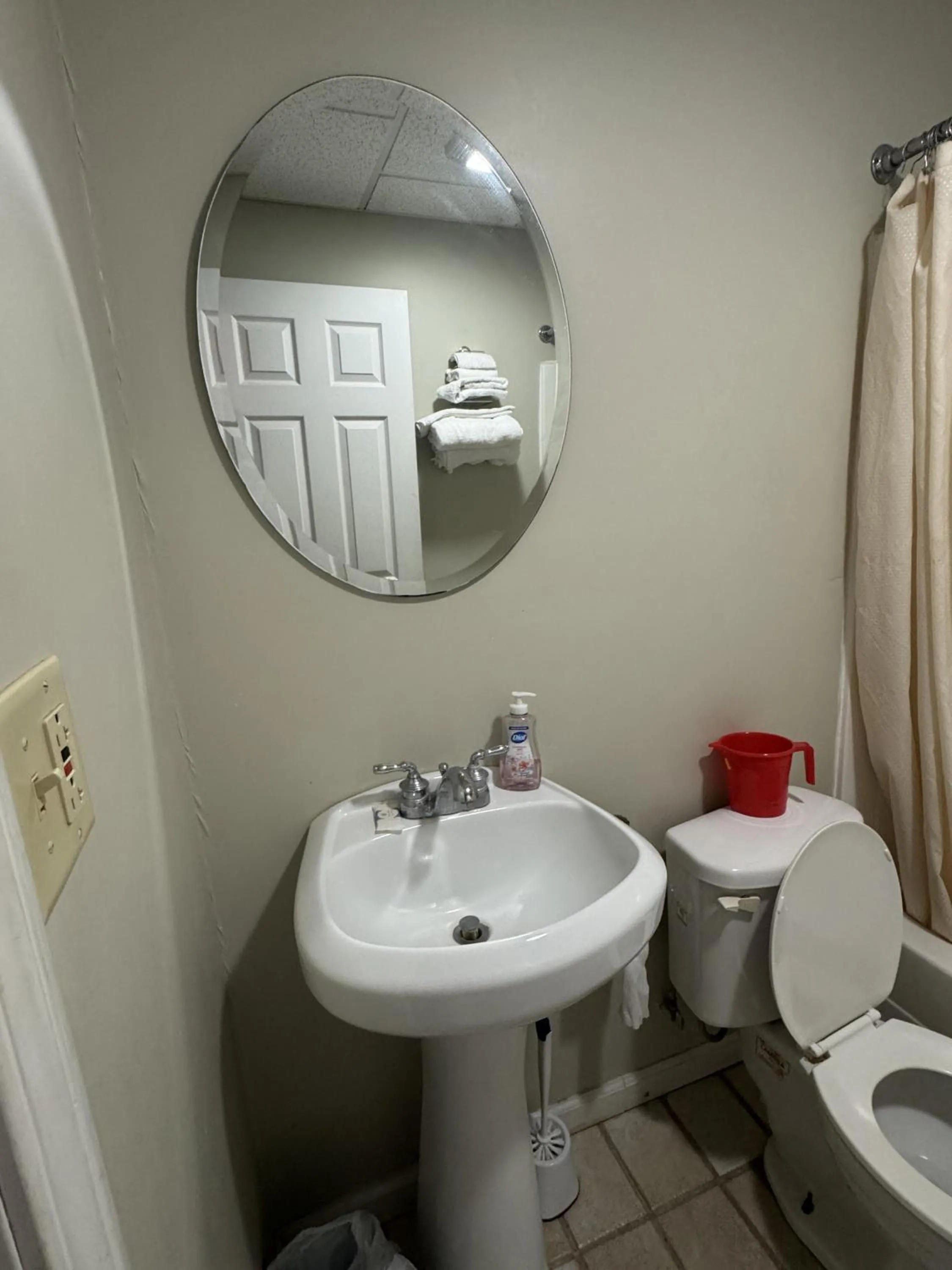 Toilet in Economy Inn