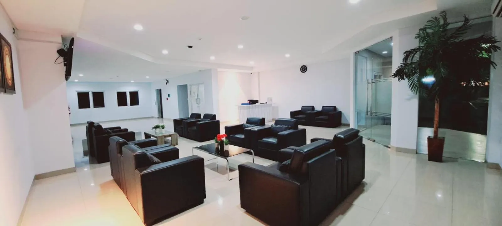 Lobby or reception in TOS Hotel & Convention Center Tangerang Powered by Archipelago