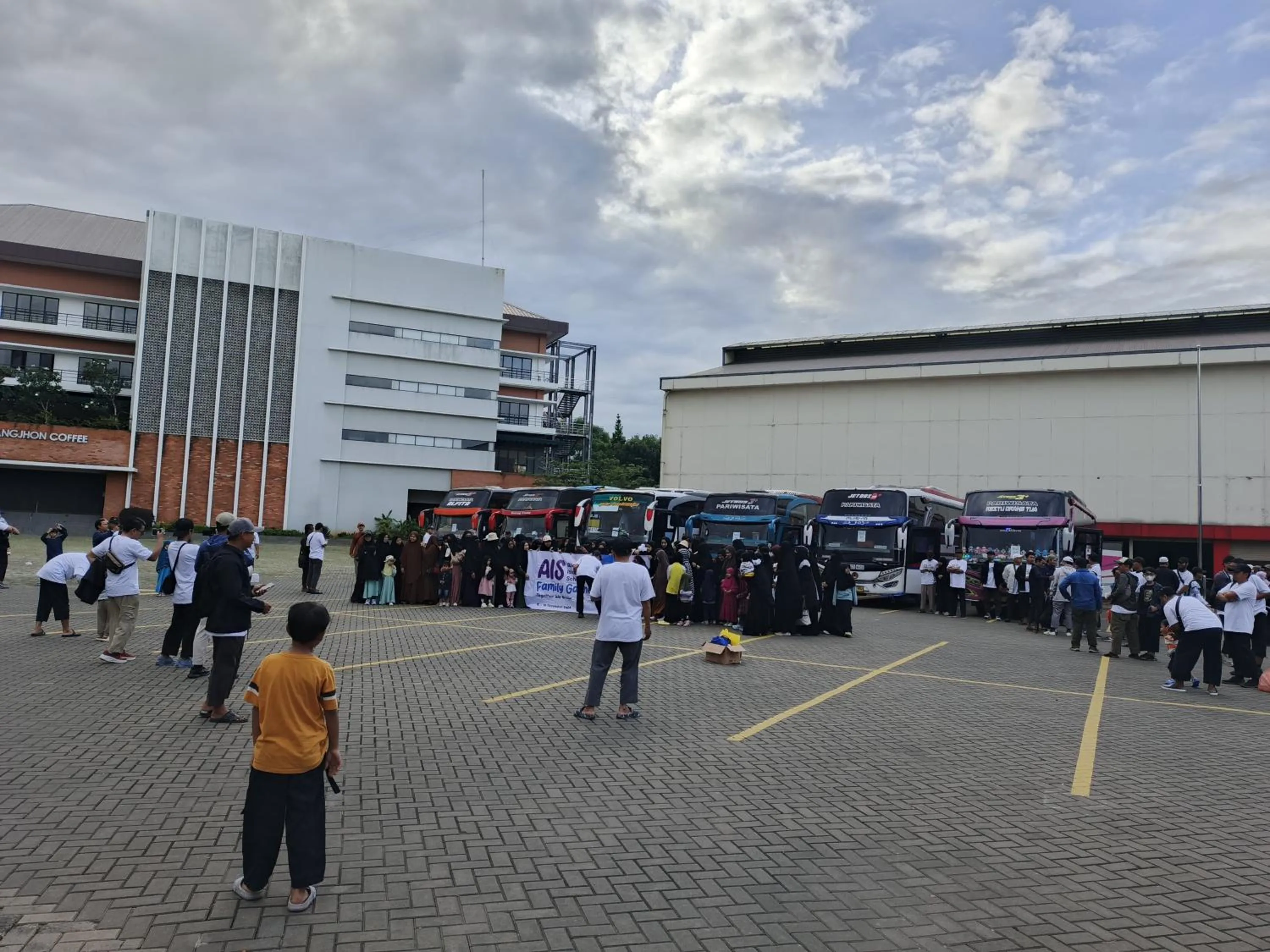 Property building in TOS Hotel & Convention Center Tangerang Powered by Archipelago