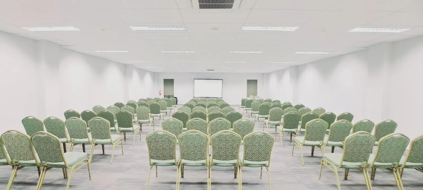 Meeting/conference room in TOS Hotel & Convention Center Tangerang Powered by Archipelago