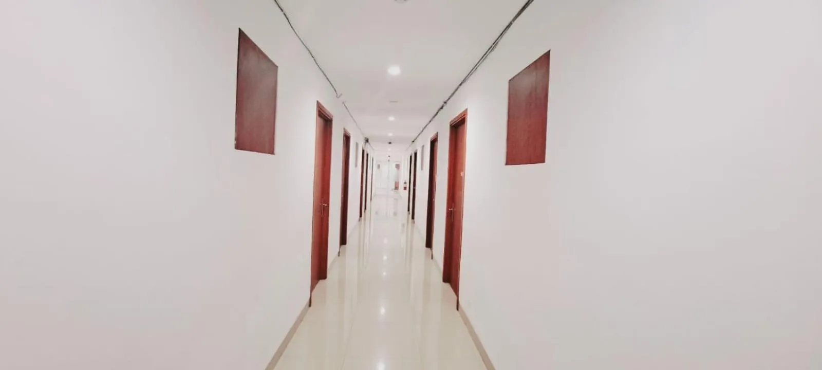 Property building in TOS Hotel & Convention Center Tangerang Powered by Archipelago