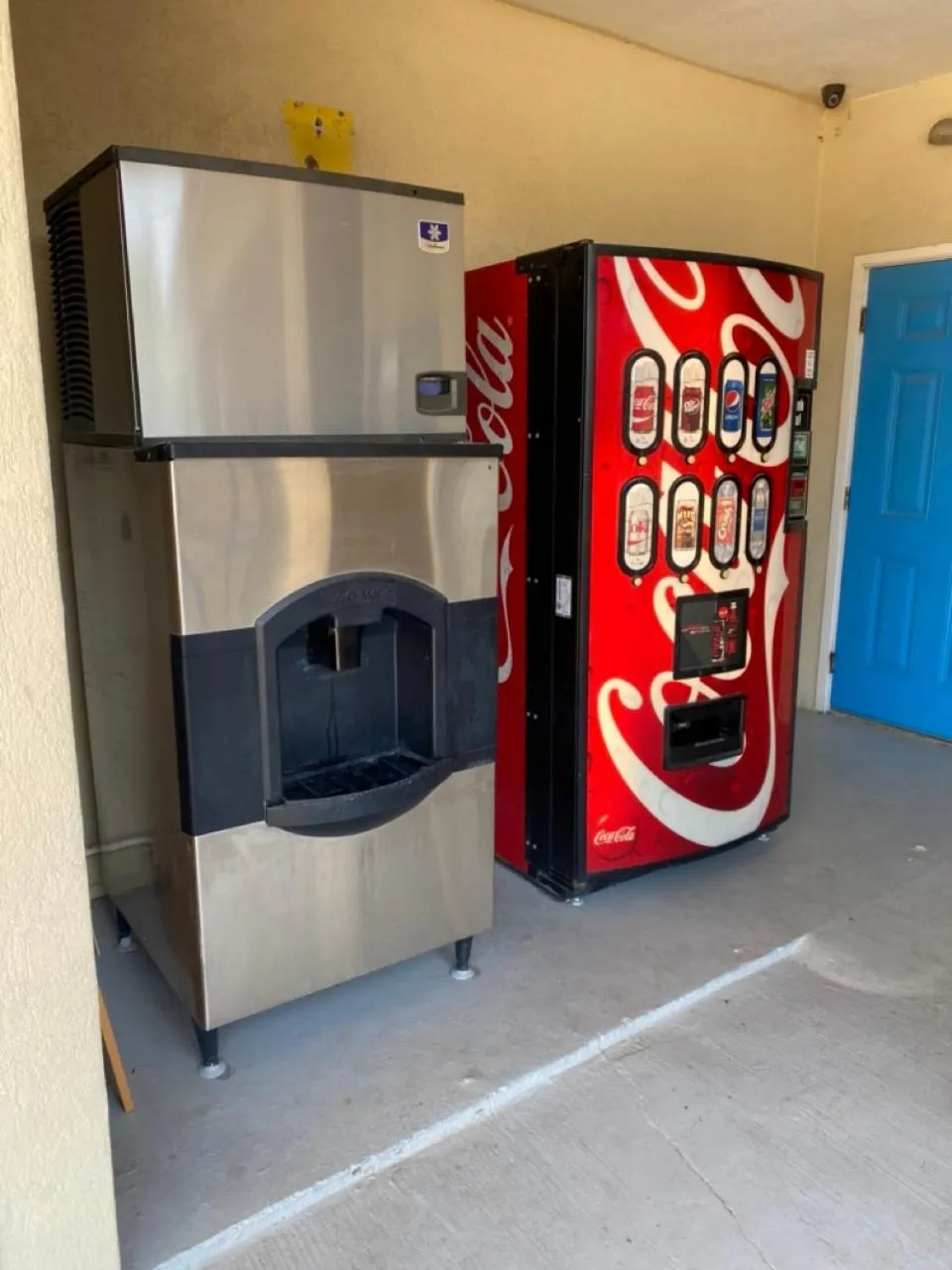 vending machine in Relax Inn & Suites