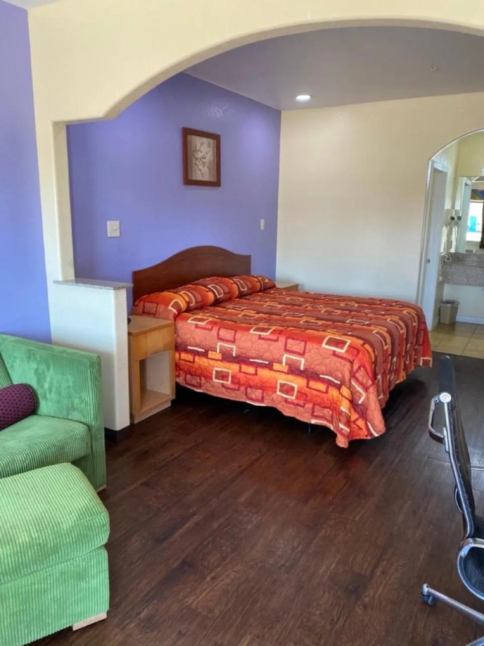 Bed in Relax Inn & Suites