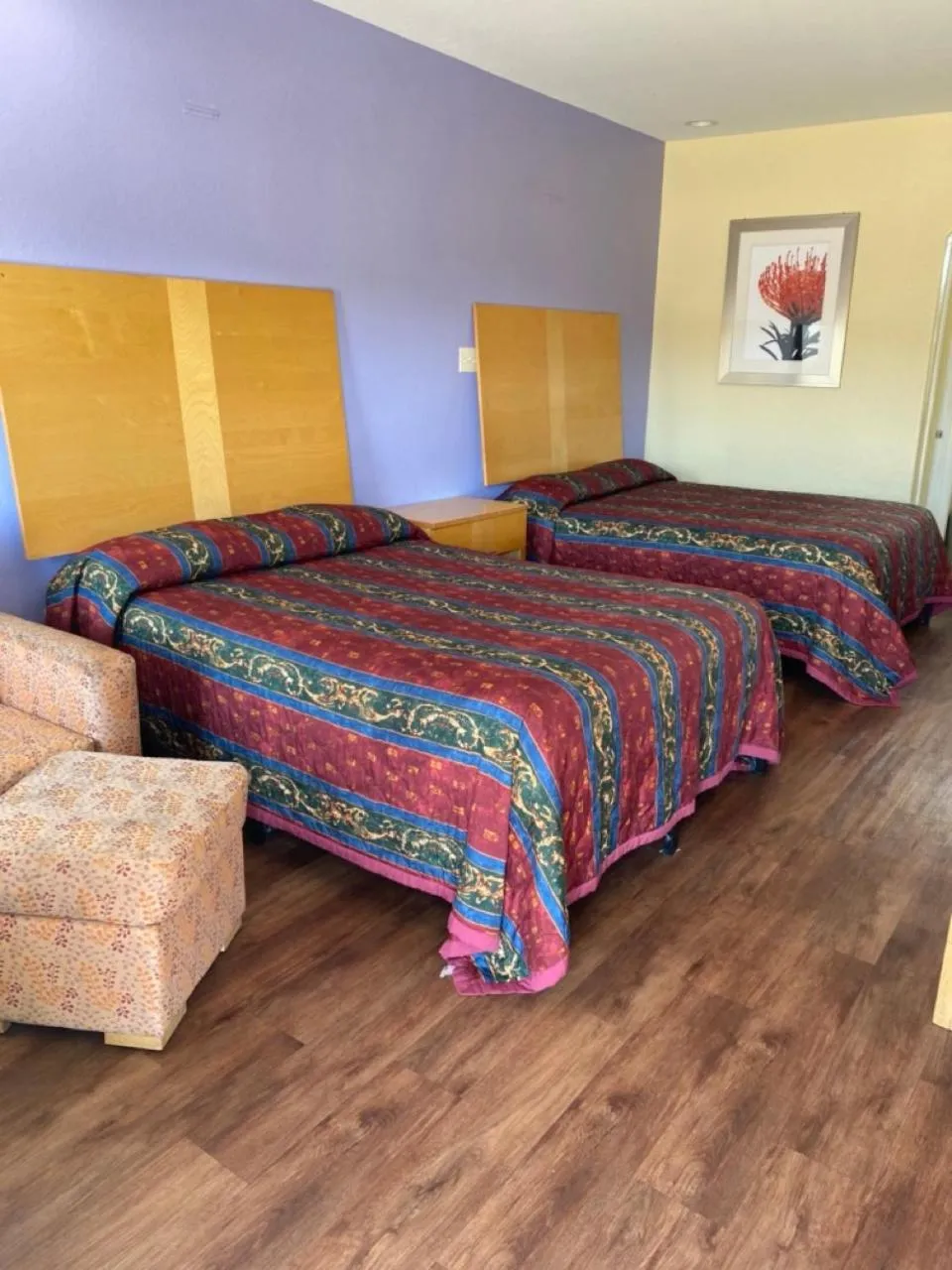 Bed in Relax Inn & Suites