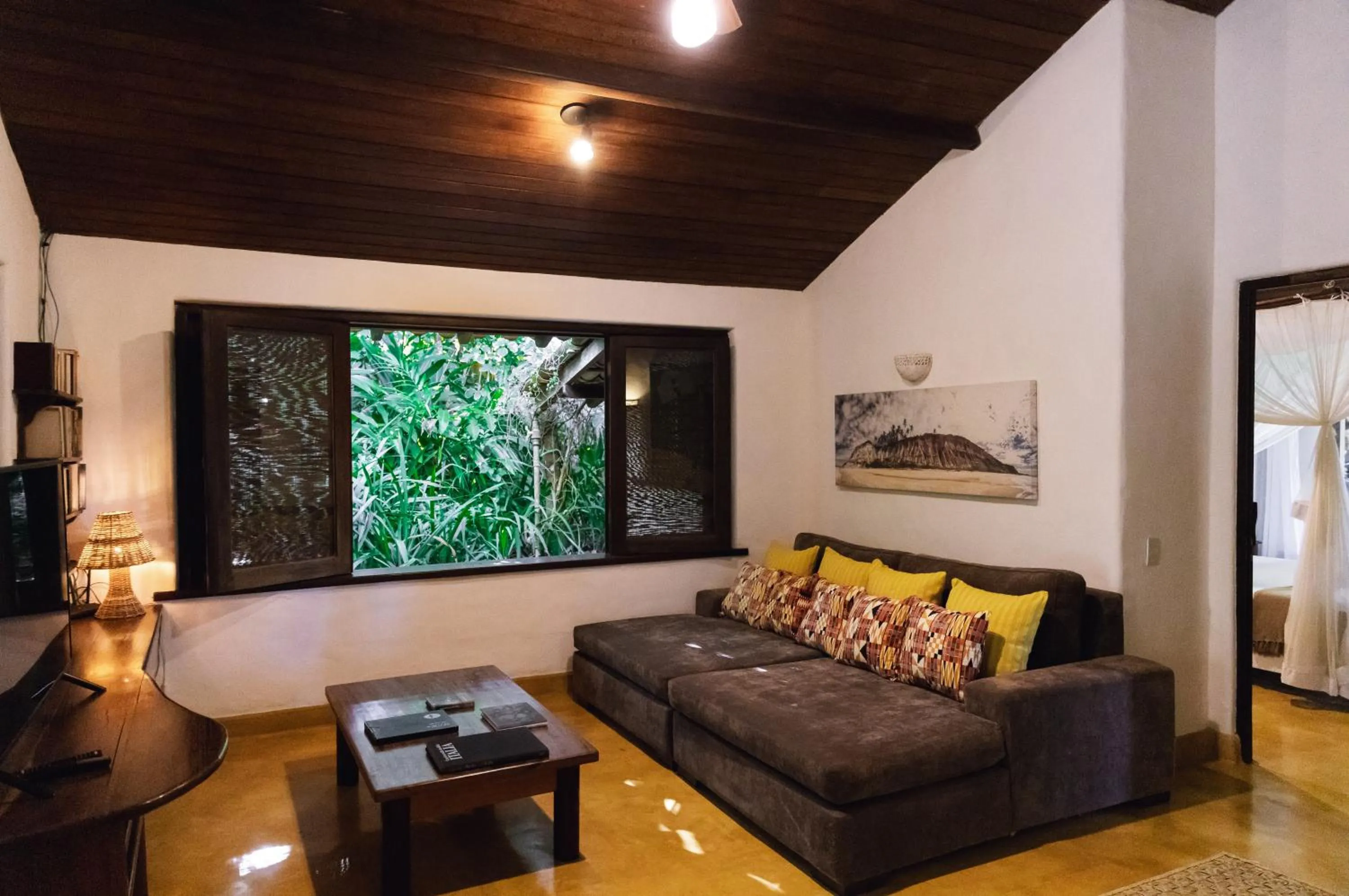 Communal lounge/ TV room in Casa Baiana Pousada & Aconchego