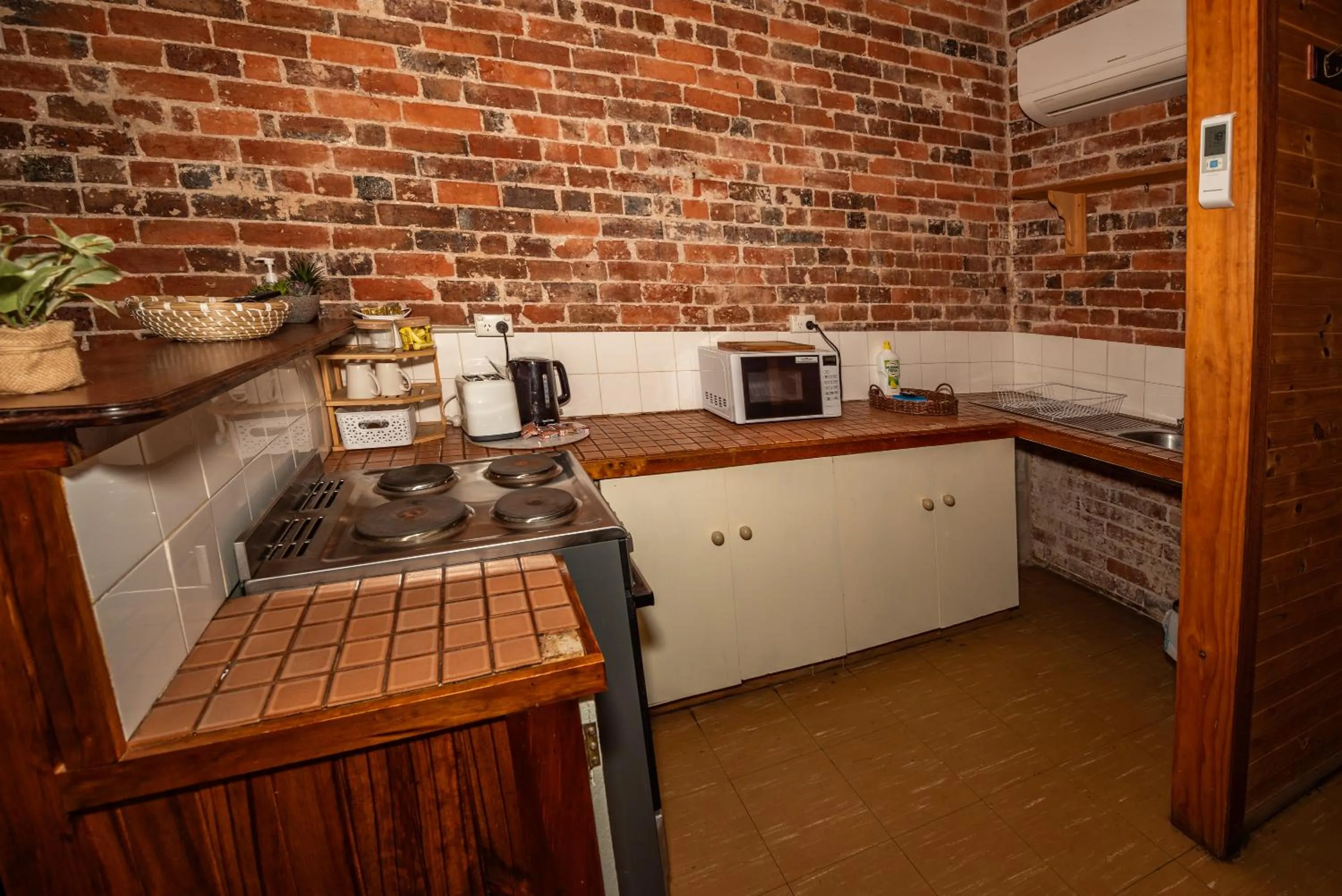 Coffee/tea facilities in The Centennial Hotel Gulgong