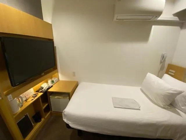 Bed in Rembrandt inn Aomori